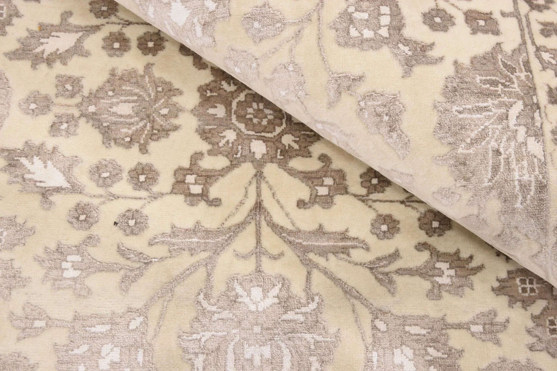Tabriz Indian Rug 170 × 240 cm, hand-knotted