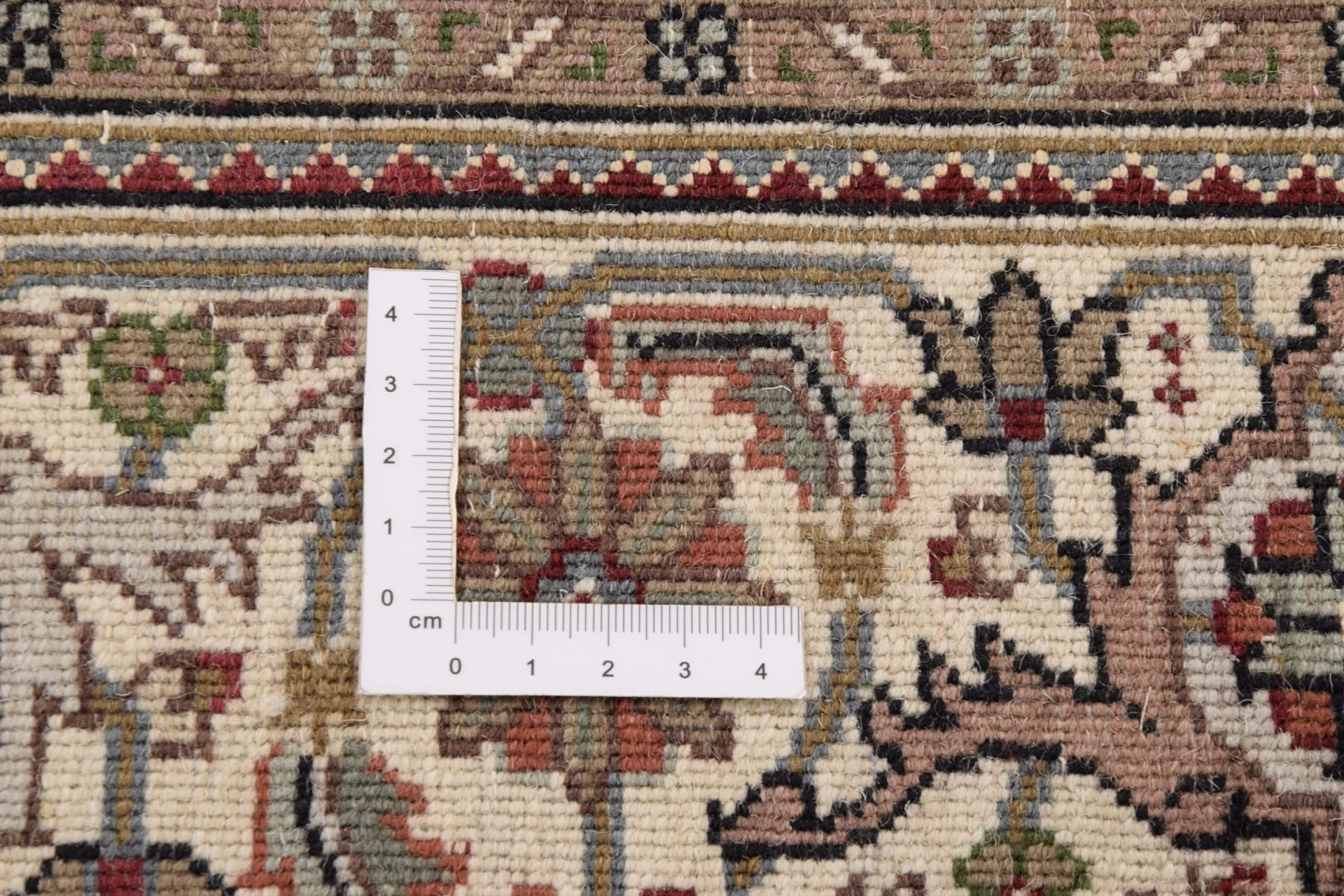Tabriz Indian Rug 169 × 244 cm, hand-knotted