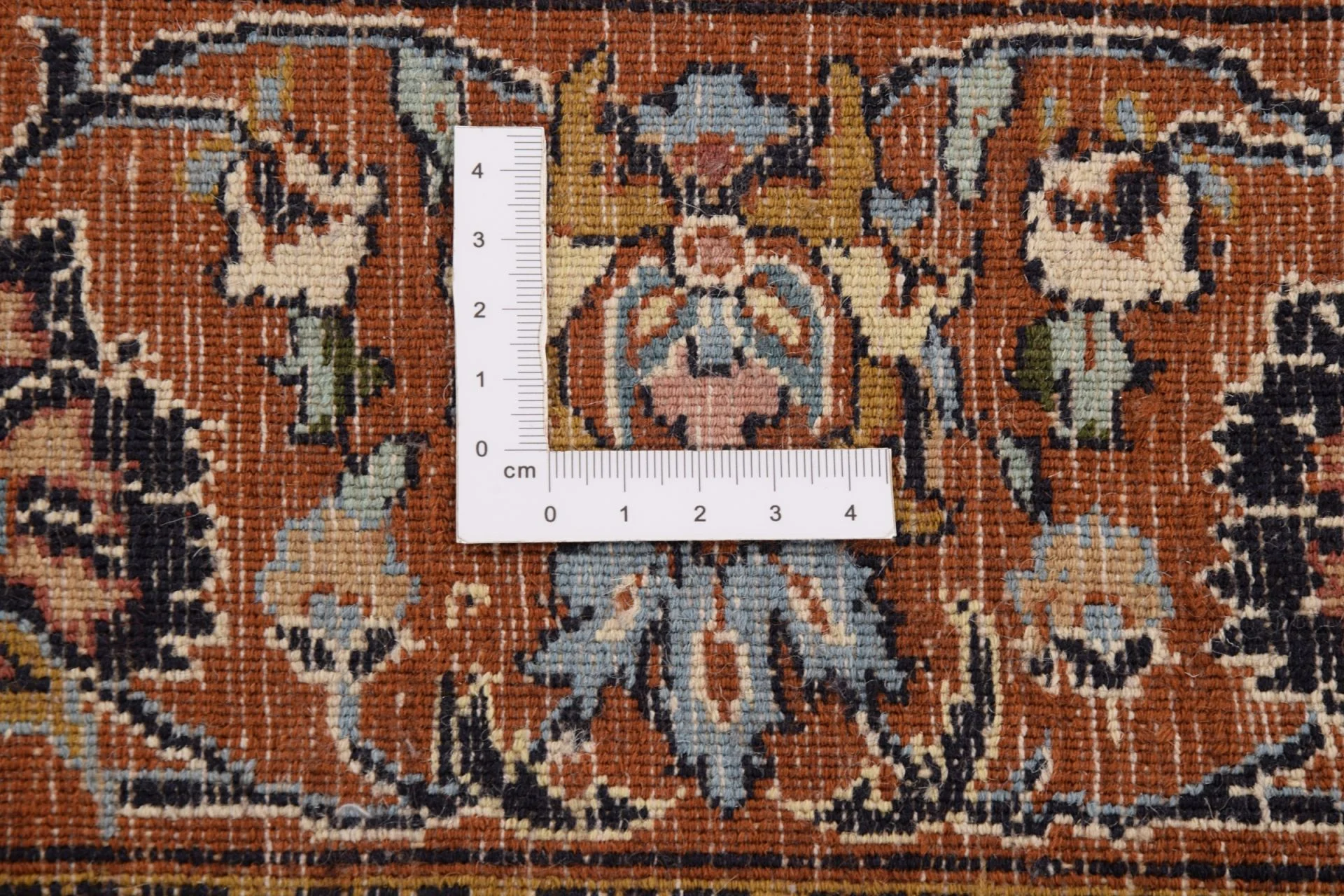 Tabriz Indian Rug 187 × 264 cm, hand-knotted
