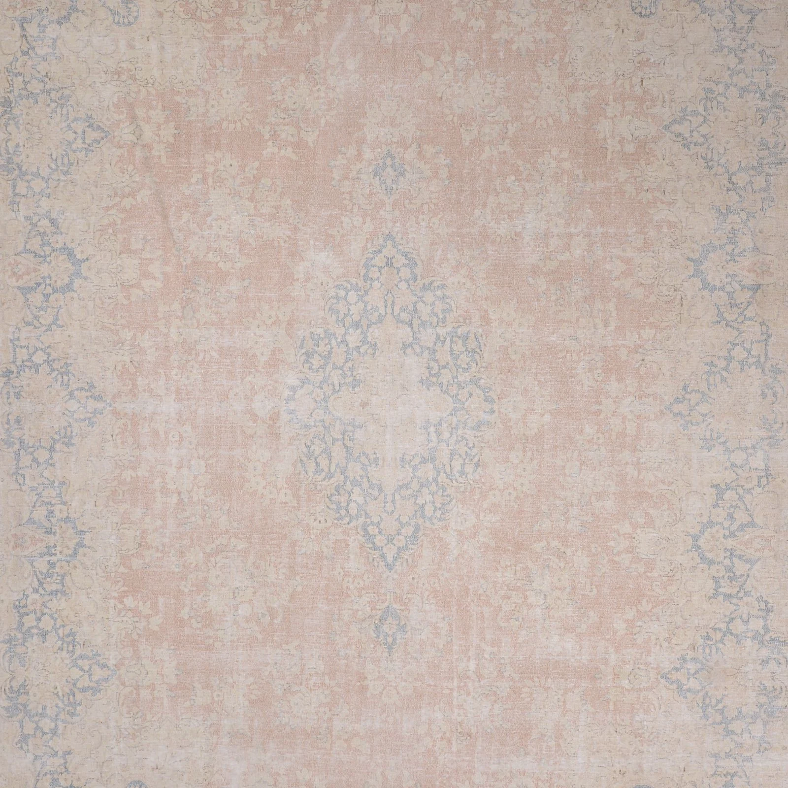 Pakistani Rug — hand-knotted, 392 × 294 cm, Wool