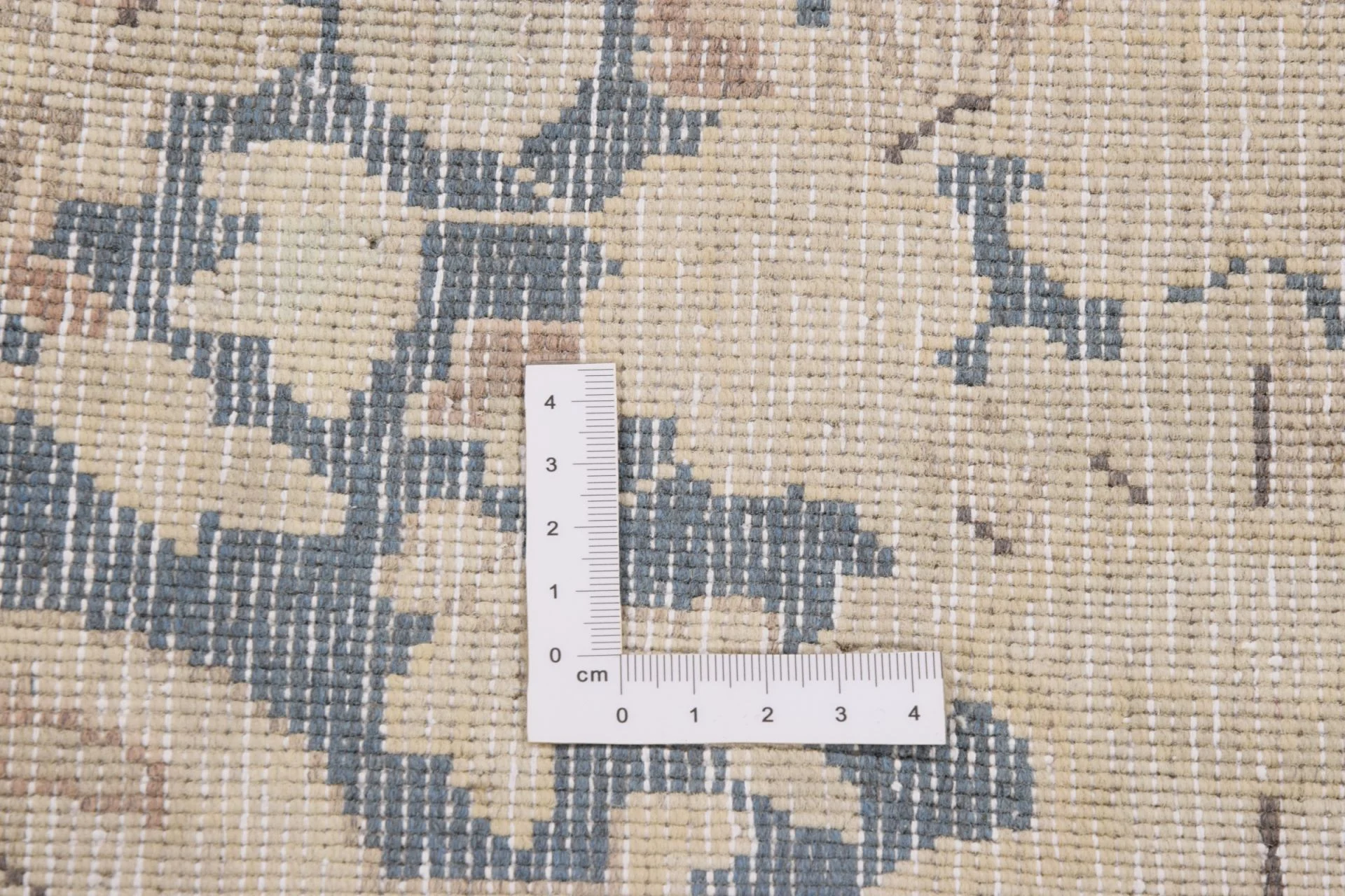 Hand-Knotted Wool Pakistani Rug, 401 × 292 cm