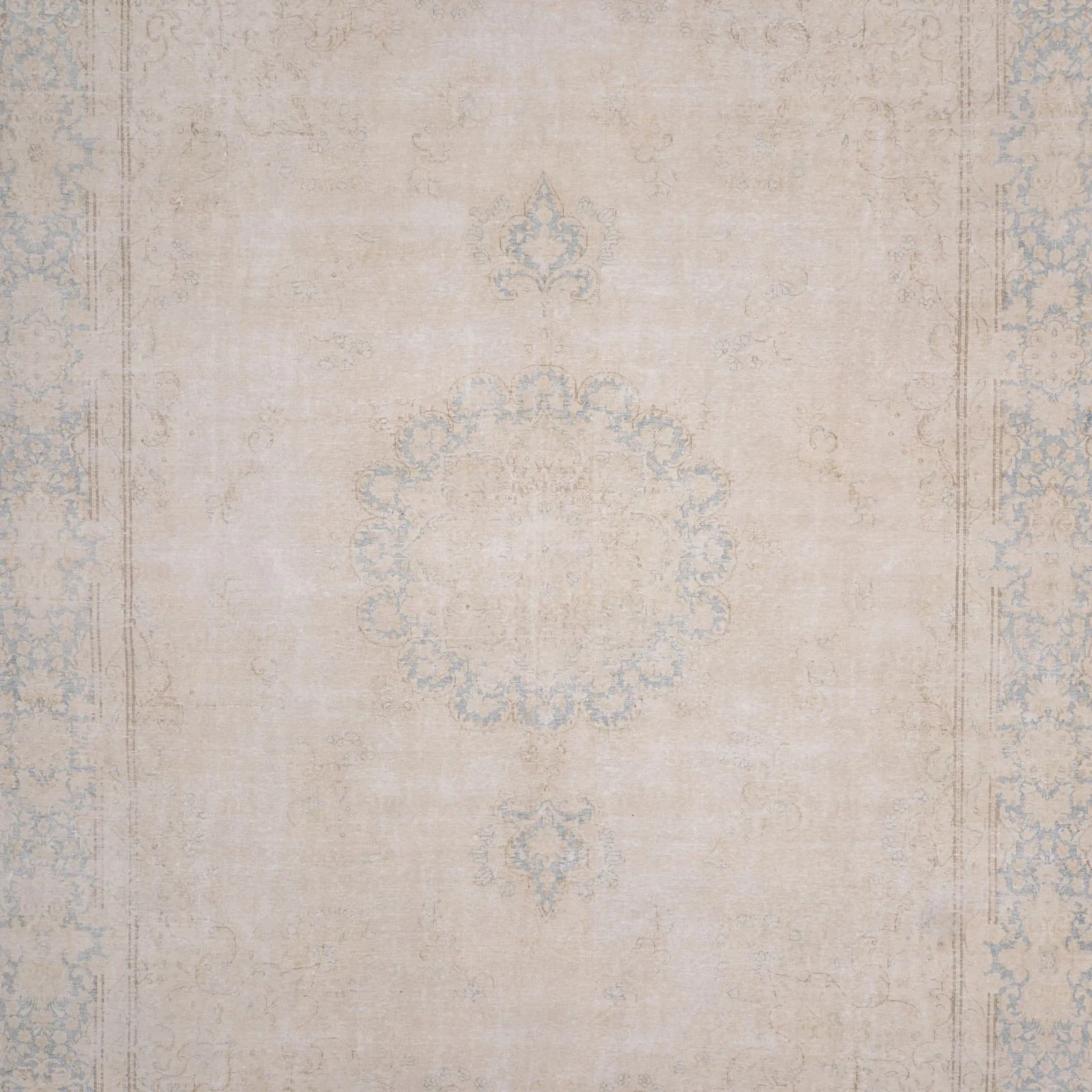 Pakistani Rug 392 × 301 cm, Wool, hand-knotted