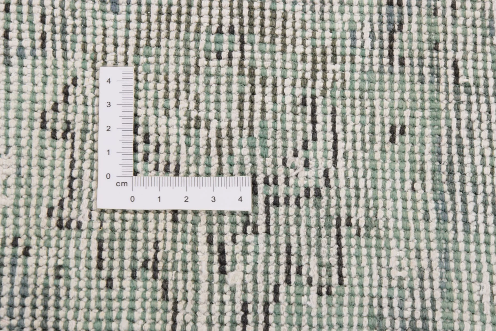 Pakistani Rug — hand-knotted, 337 × 249 cm, Wool