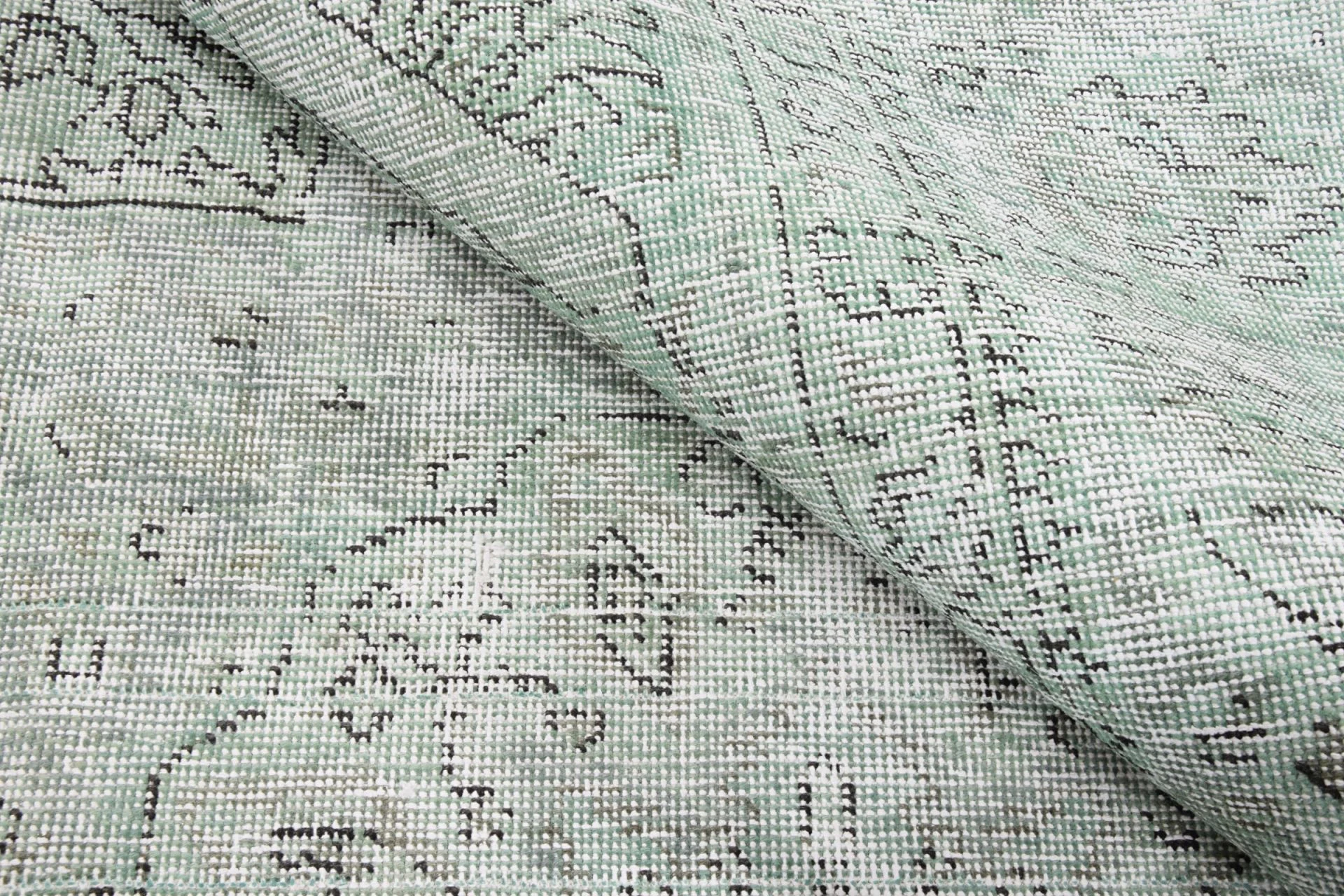 Pakistani Rug — hand-knotted, 337 × 249 cm, Wool