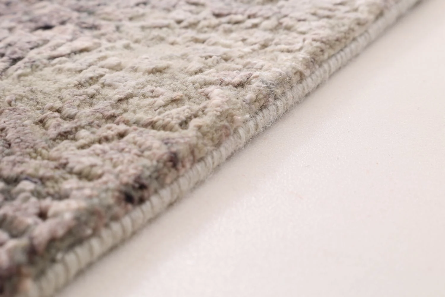 Indian Rug 173 × 246 cm, Wool, hand-knotted