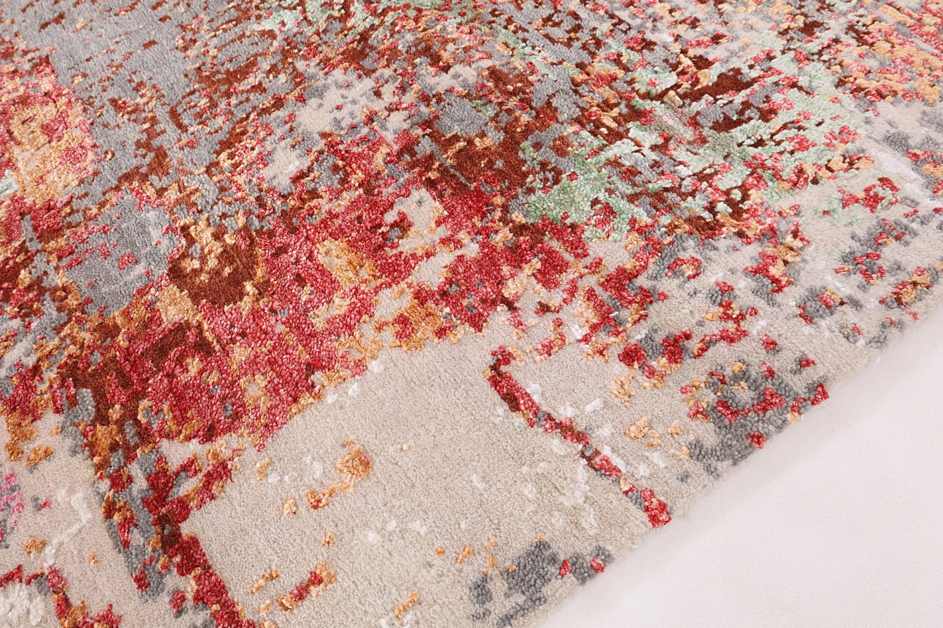 Indian Rug 178 × 244 cm, Wool & Silk, hand-knotted