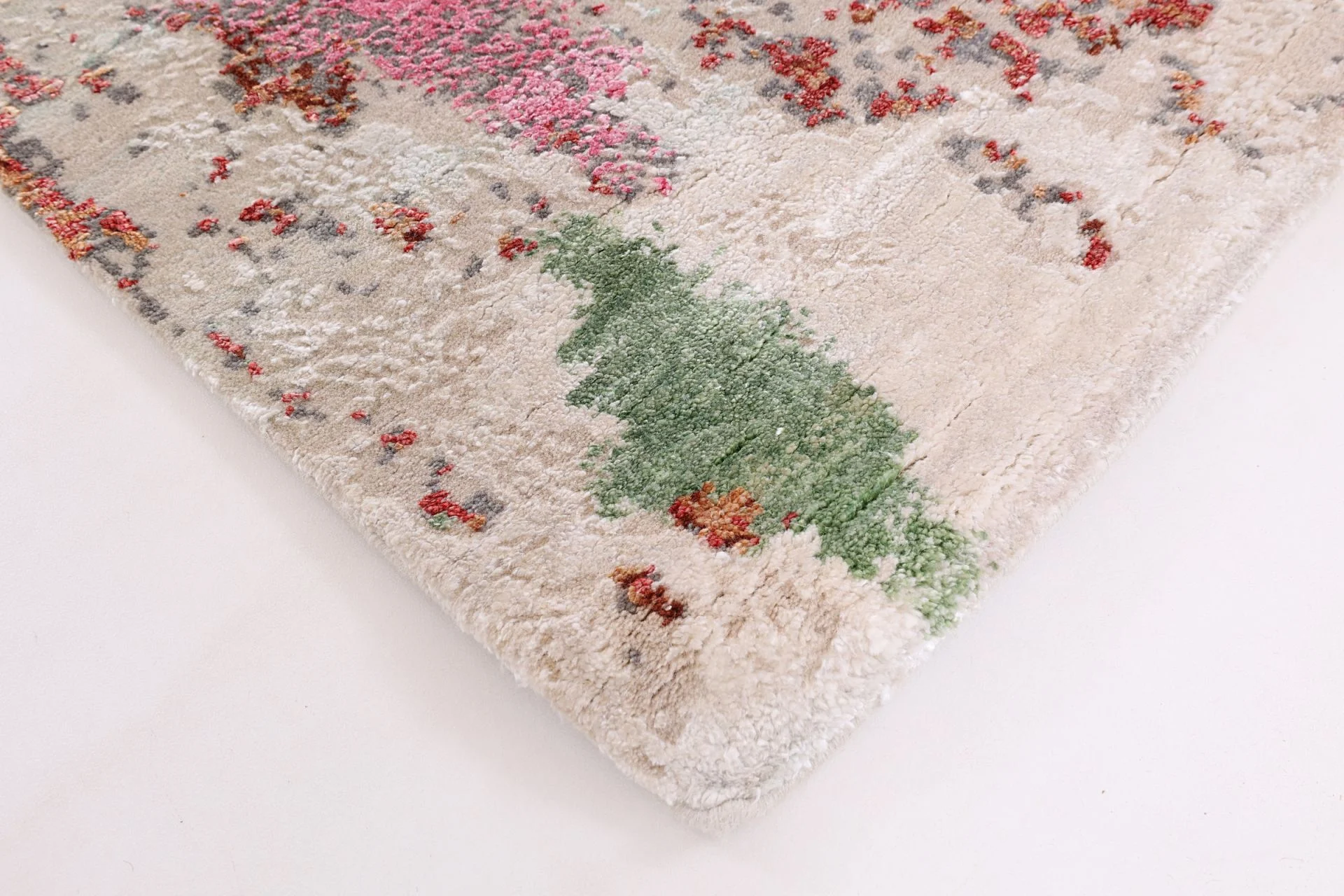 Indian Rug 178 × 244 cm, Wool & Silk, hand-knotted