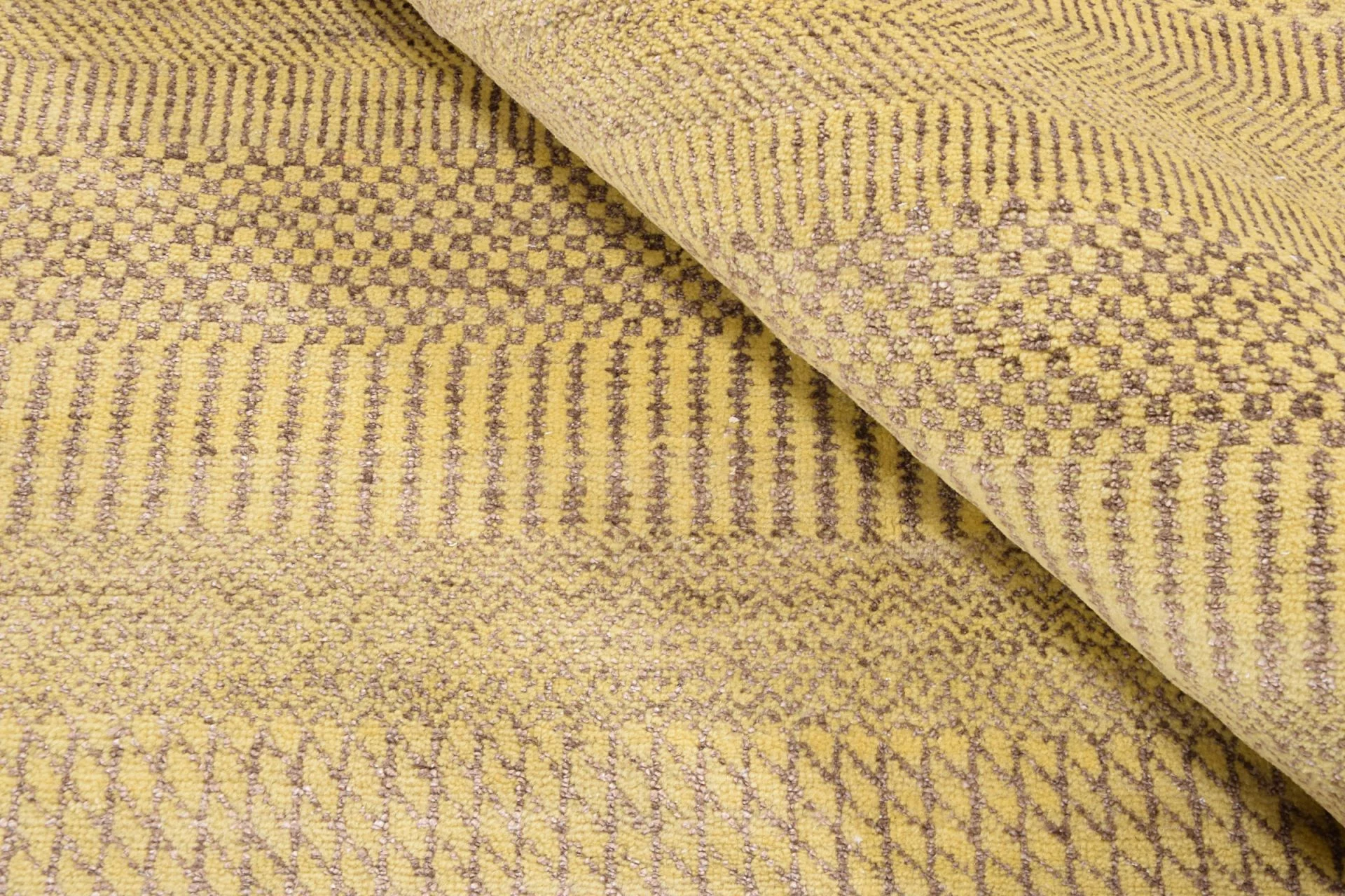 Indian Rug 180 × 277 cm, Wool, hand-knotted