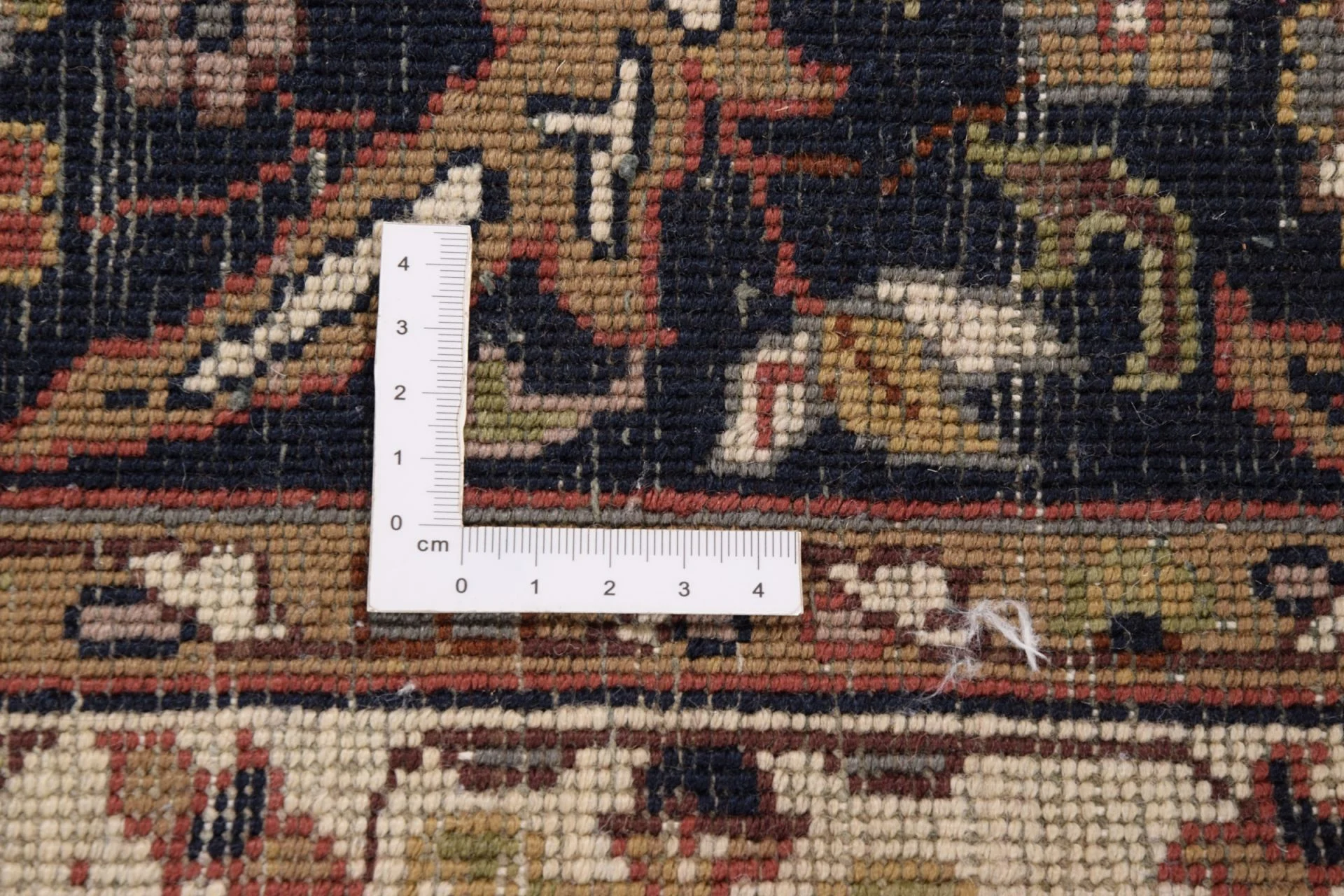 Sarouk Indian Rug — hand-knotted, 230 × 325 cm, Wool