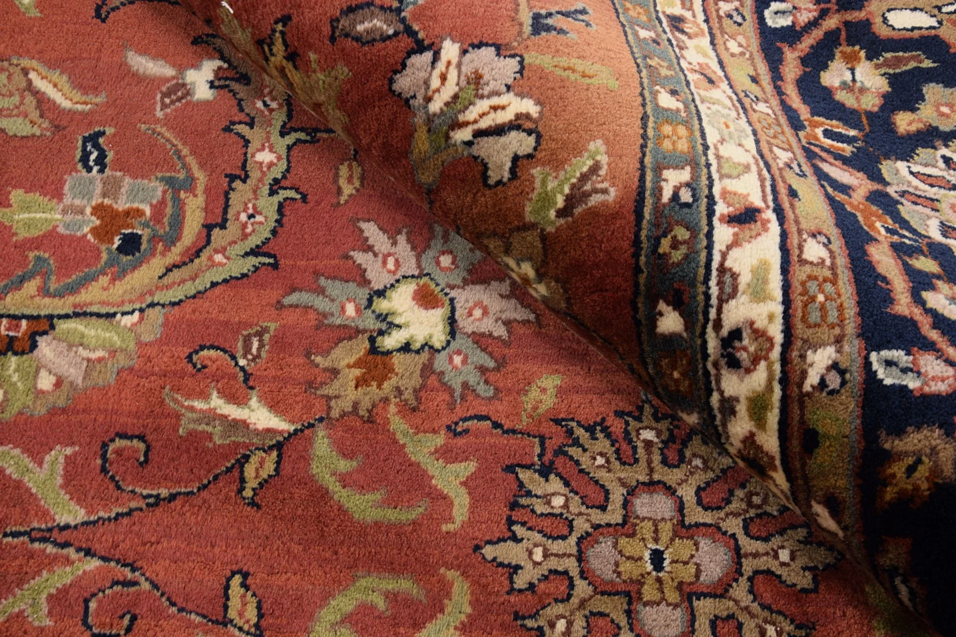 Sarouk Indian Rug — hand-knotted, 230 × 325 cm, Wool