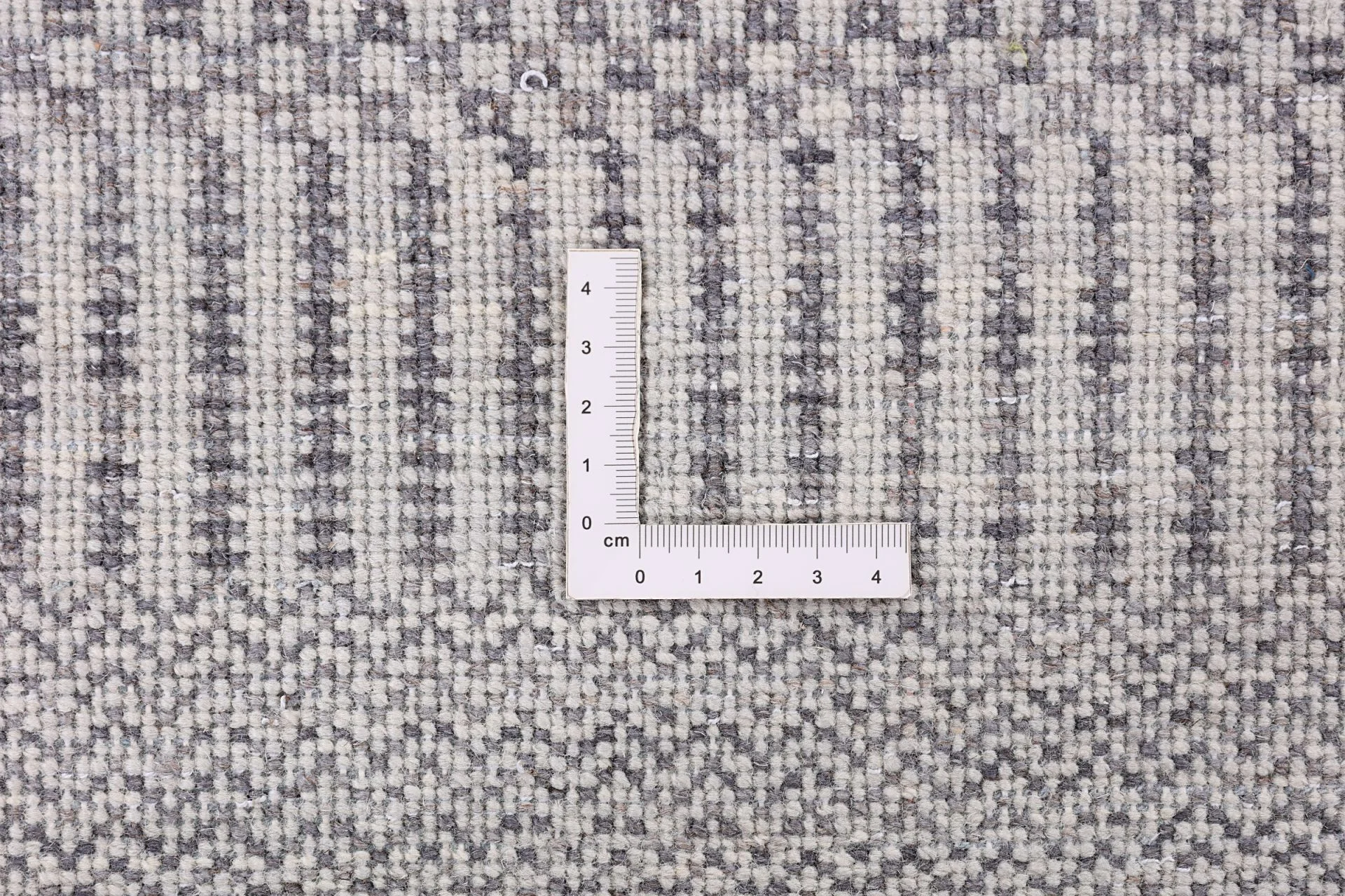 Indian Rug 274 × 372 cm, Wool & Silk, hand-knotted