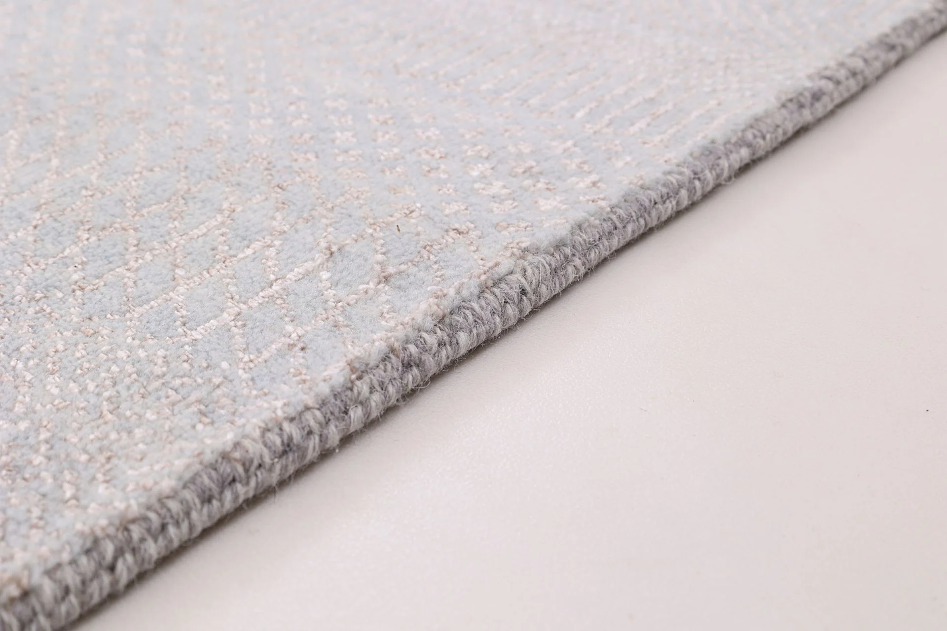Indian Rug 280 × 368 cm, Wool & Silk, hand-knotted