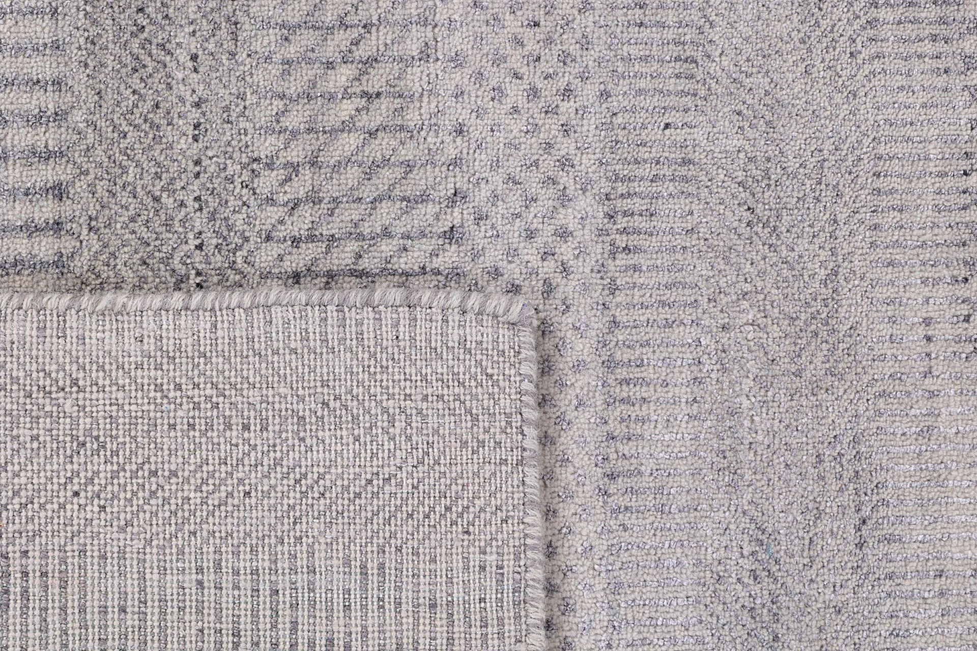 Indian Rug — hand-knotted, 245 × 312 cm, Wool & Silk