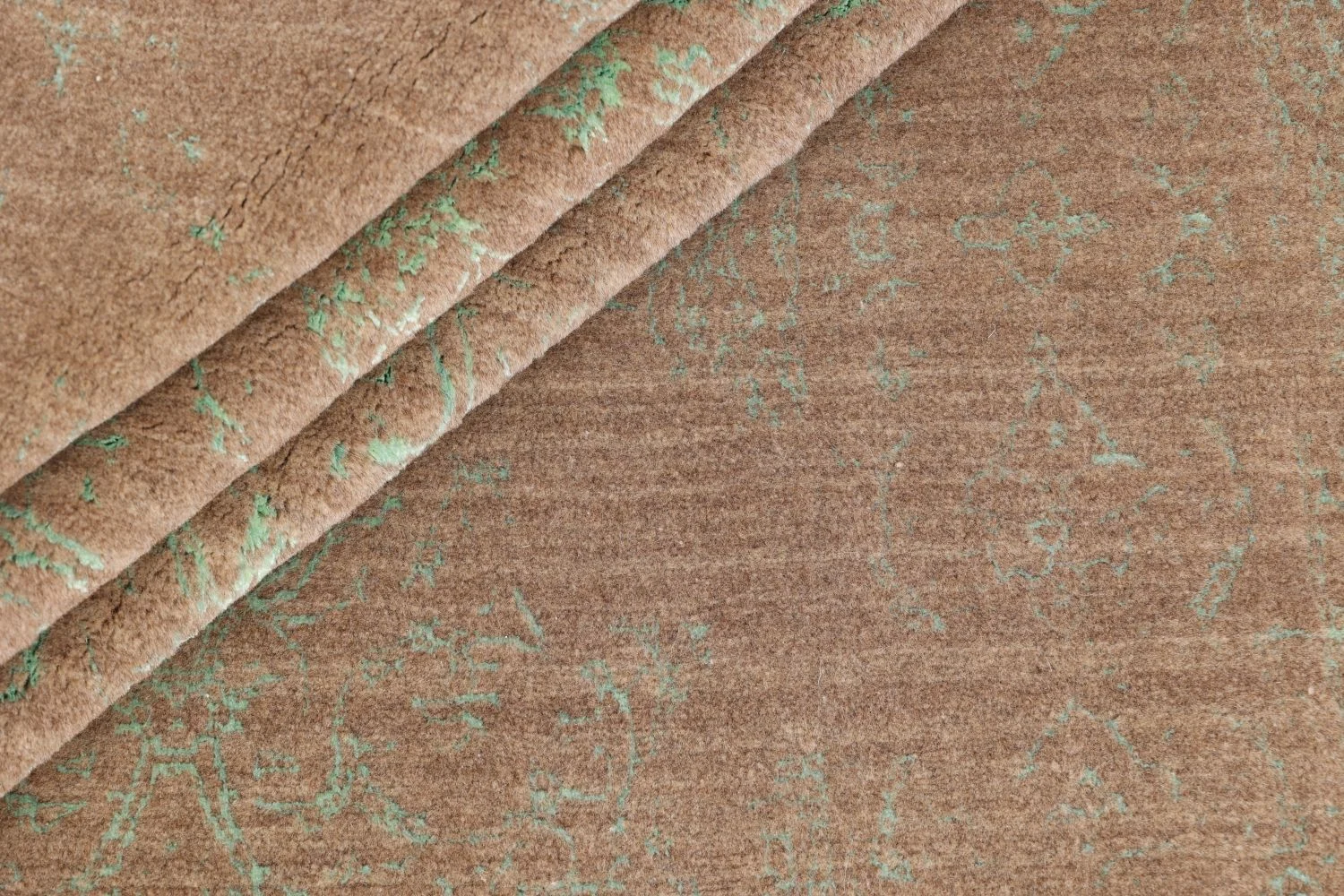 Indian Rug — hand-knotted, 160 × 225 cm, Wool & Silk