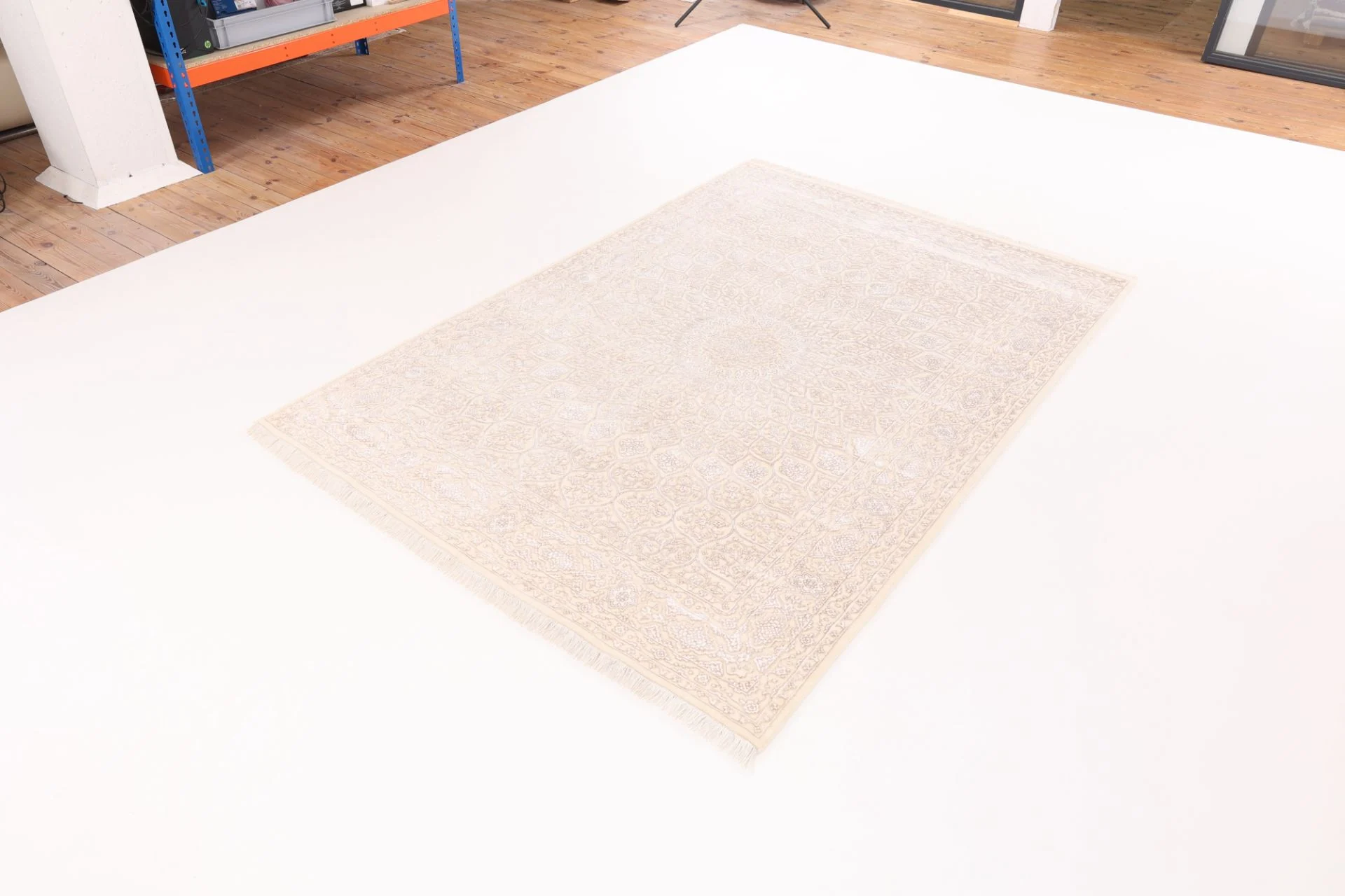 Indian Rug 172 × 249 cm, Wool & Silk, hand-knotted