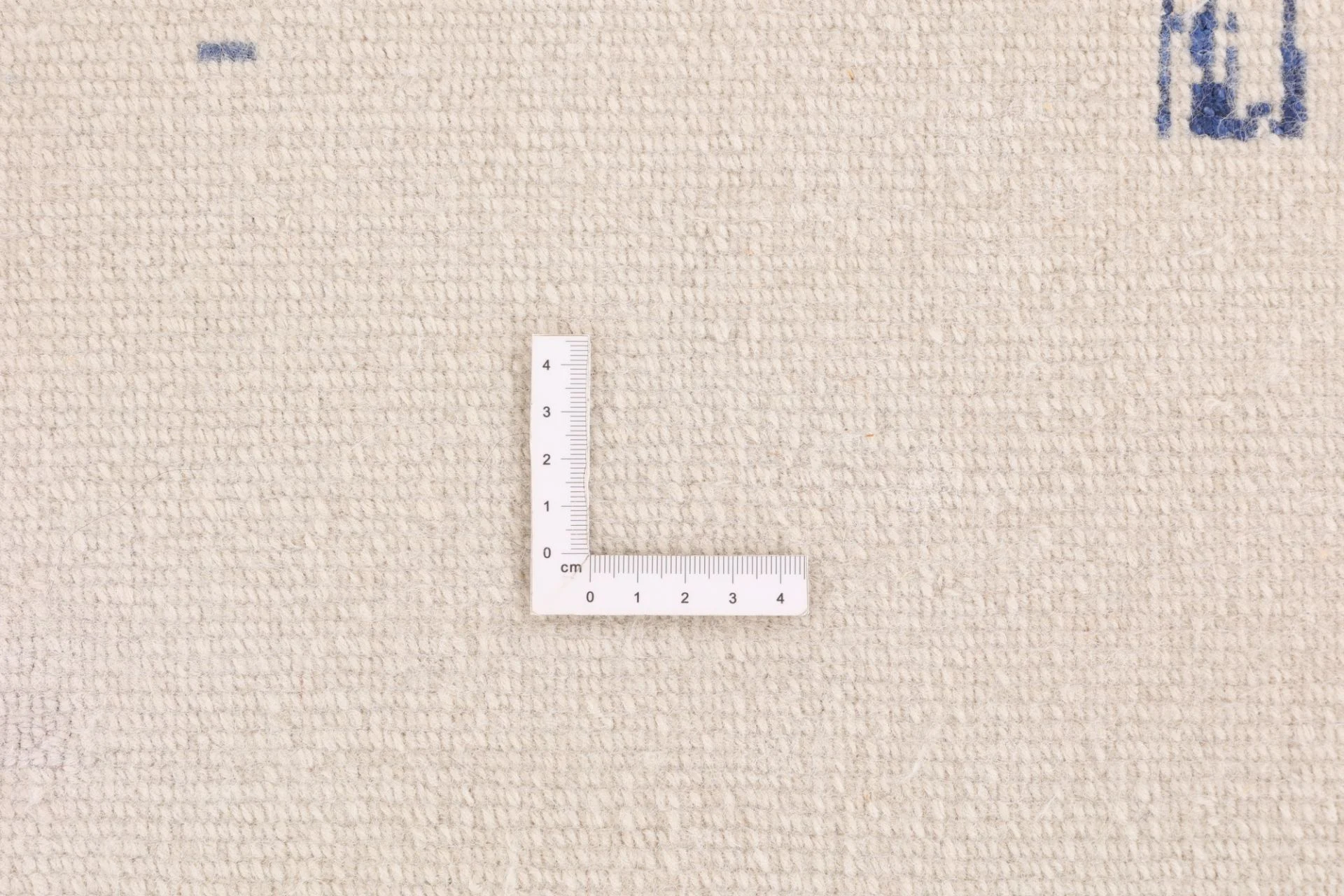 Indian Rug — hand-knotted, 207 × 303 cm, Wool & Silk