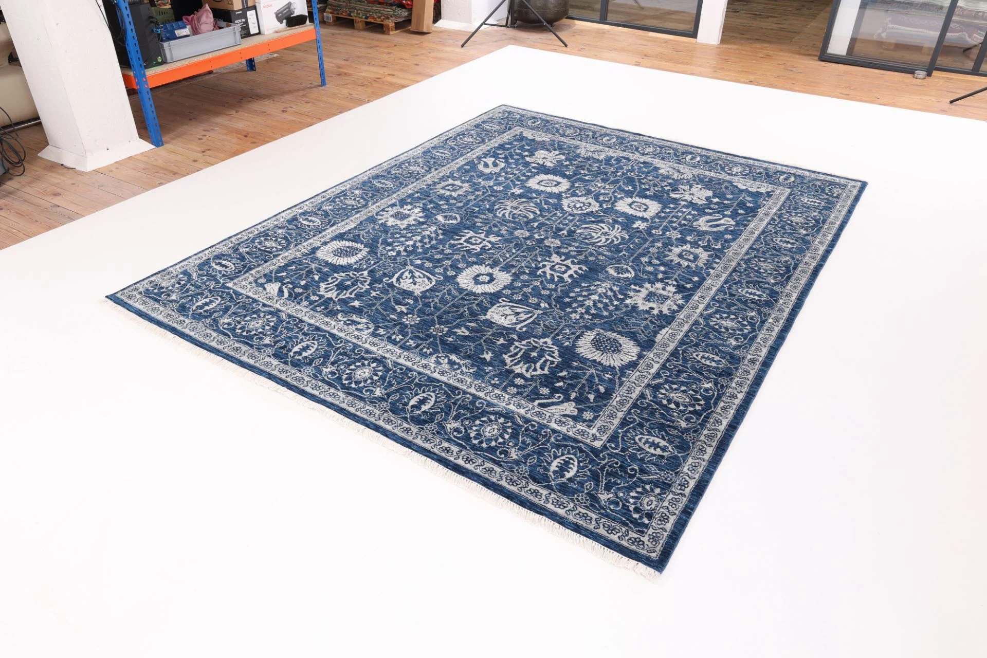 Indian Rug — hand-knotted, 243 × 310 cm, Wool & Silk
