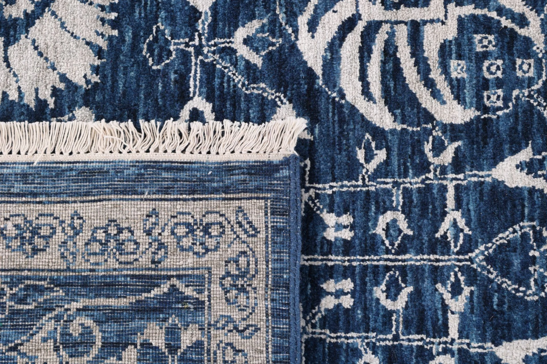 Indian Rug — hand-knotted, 243 × 310 cm, Wool & Silk