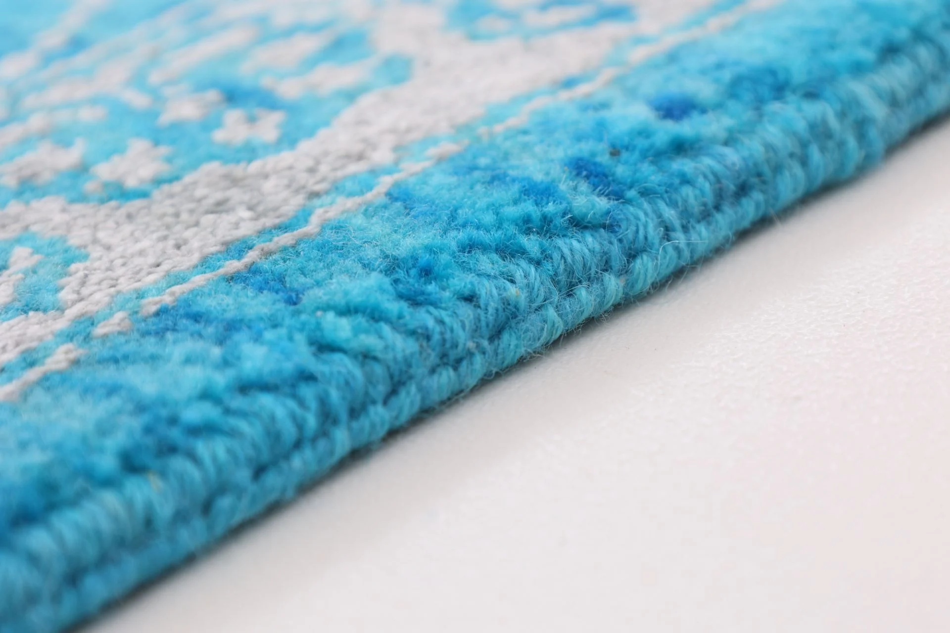 Indian Rug 320 × 240 cm, Wool & Silk, hand-knotted