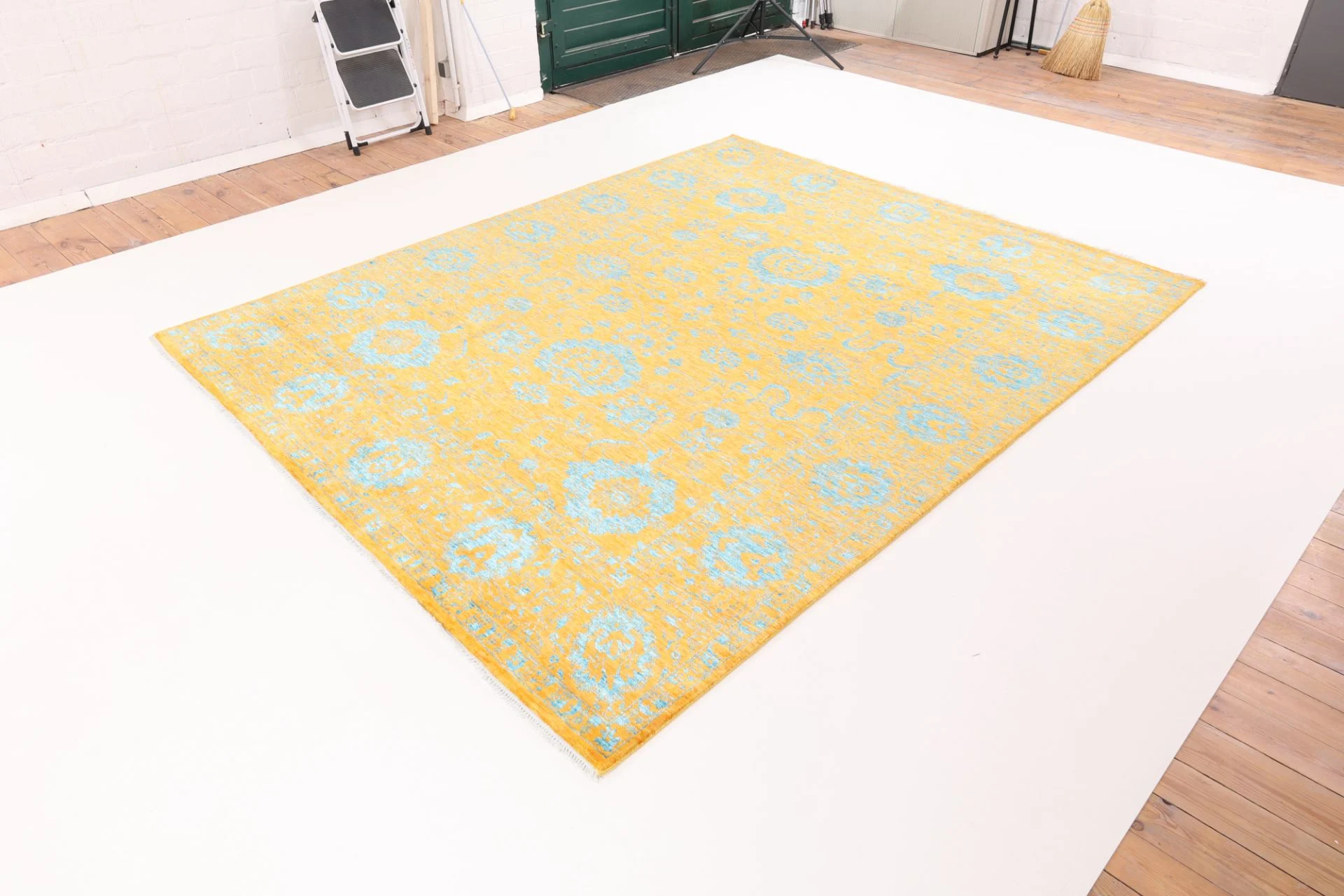 Indian Rug 245 × 303 cm, Wool & Silk, hand-knotted