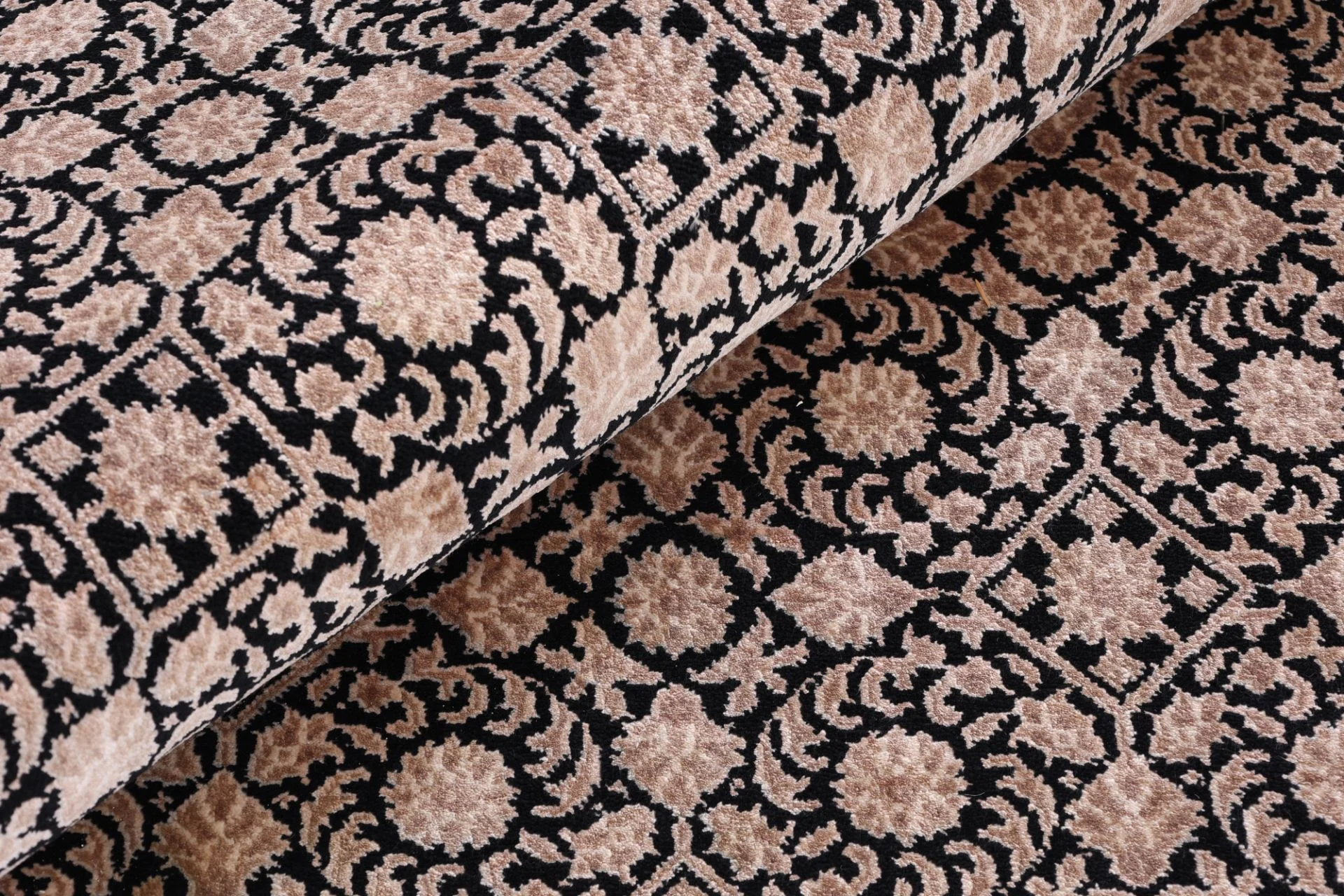 Indian Rug 302 × 198 cm, Wool & Silk, hand-knotted