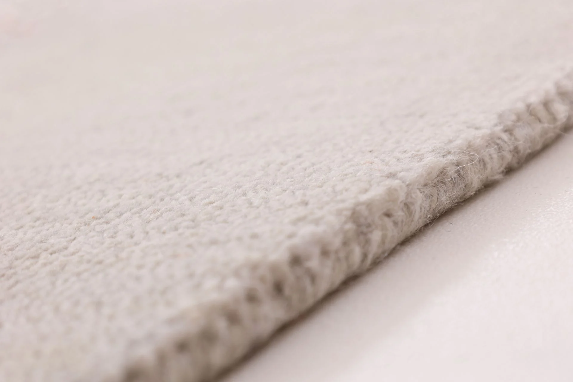 Indian Rug 309 × 202 cm, Wool & Silk, hand-knotted