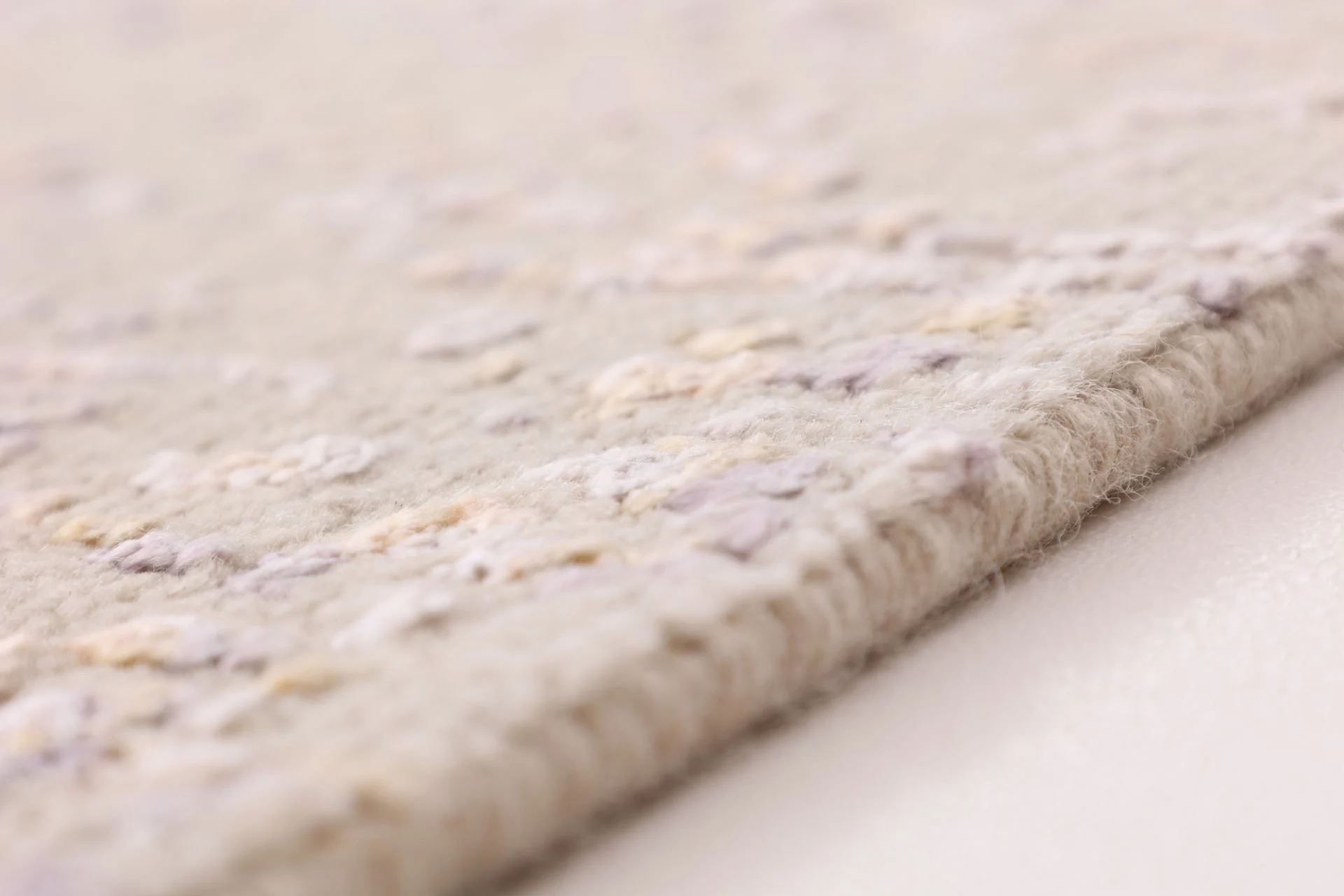 Indian Rug 307 × 208 cm, Wool & Silk, hand-knotted