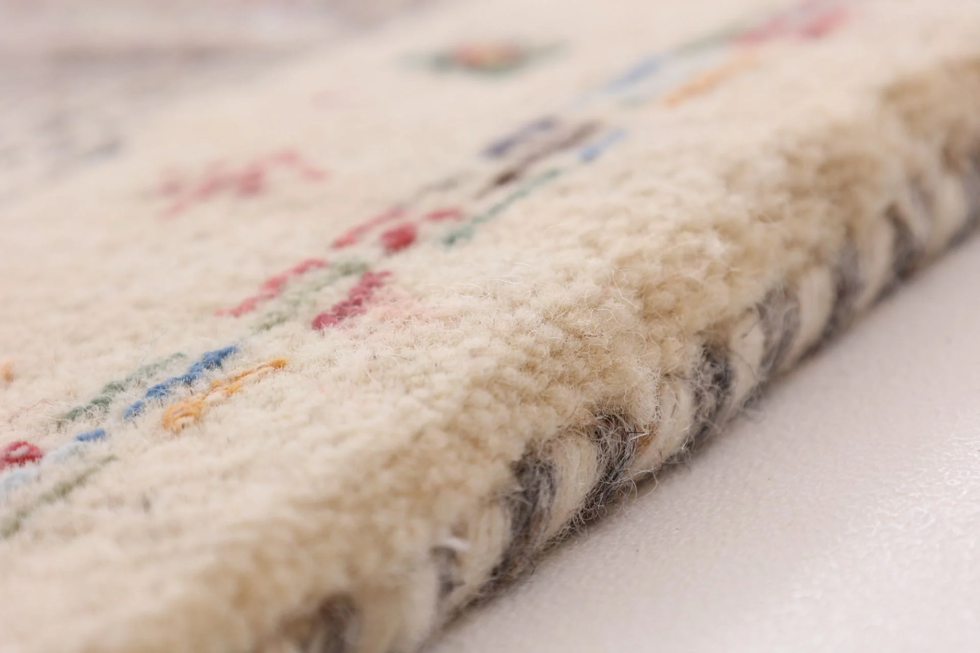 Loribaft Indian Rug — hand-knotted, 248 × 172 cm, Wool & Silk