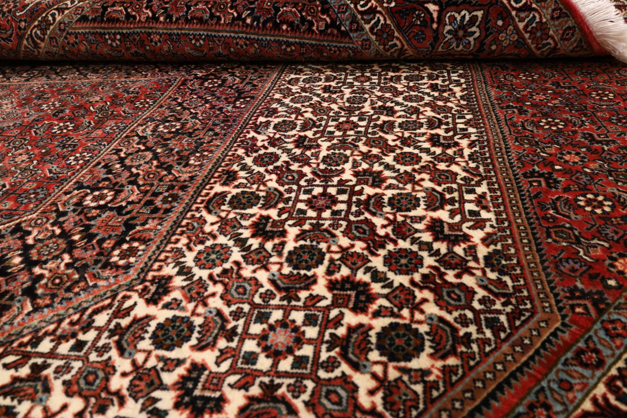 Hand-Knotted Wool Bijar Persian Rug, 237 × 169 cm