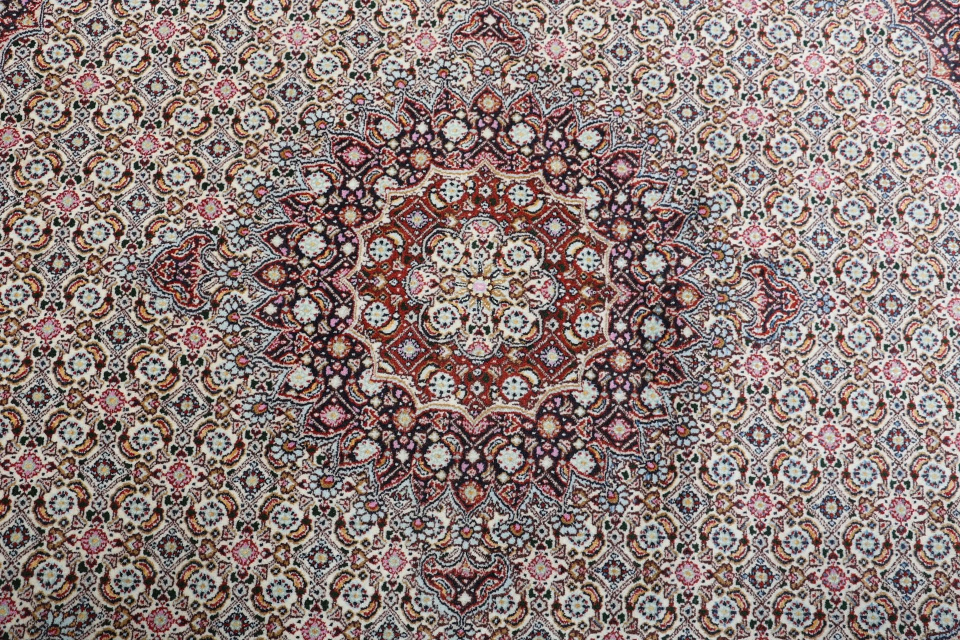 Moud Persian Rug 195 × 207 cm, Wool, hand-knotted