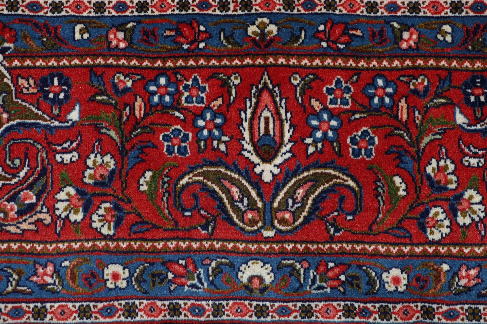 Hand-Knotted Wool Sarouk Persian Rug, 218 × 310 cm