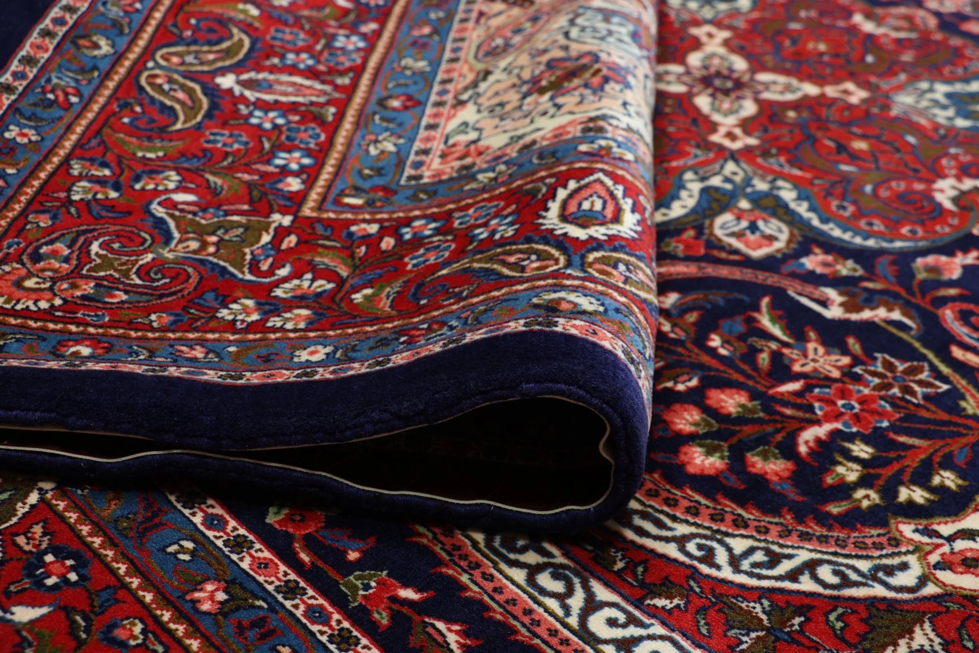Hand-Knotted Wool Sarouk Persian Rug, 218 × 310 cm