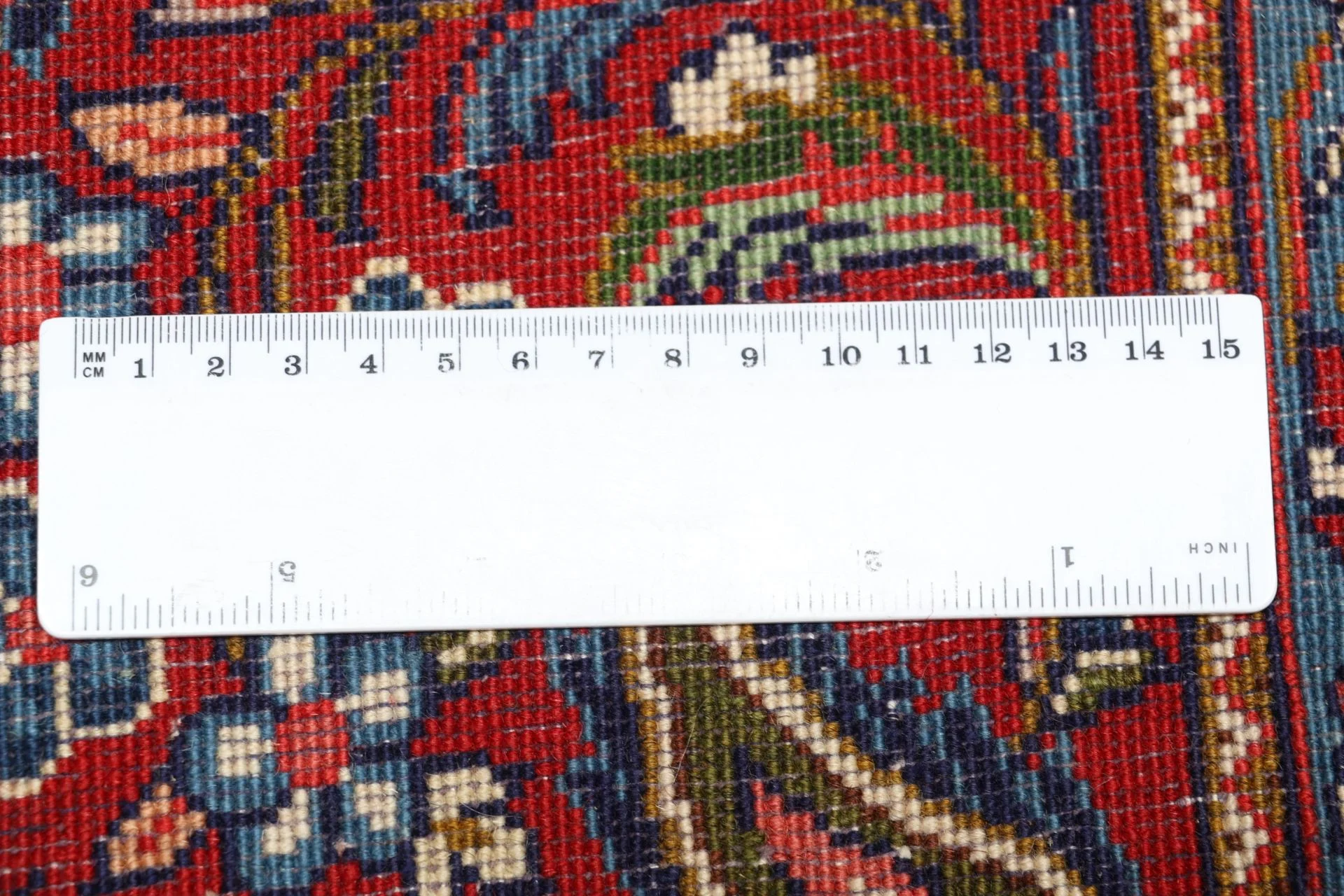 Hand-Knotted Wool Sarouk Persian Rug, 218 × 310 cm