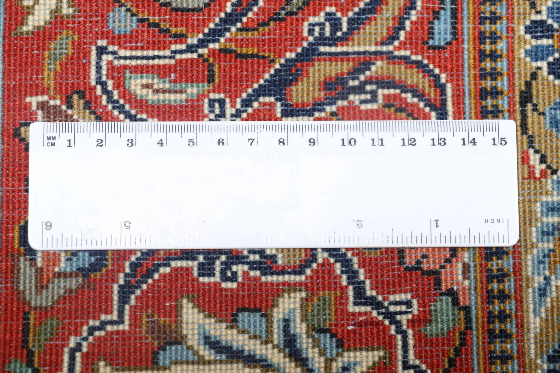 Hand-Knotted Wool Sarouk Persian Rug, 203 × 290 cm