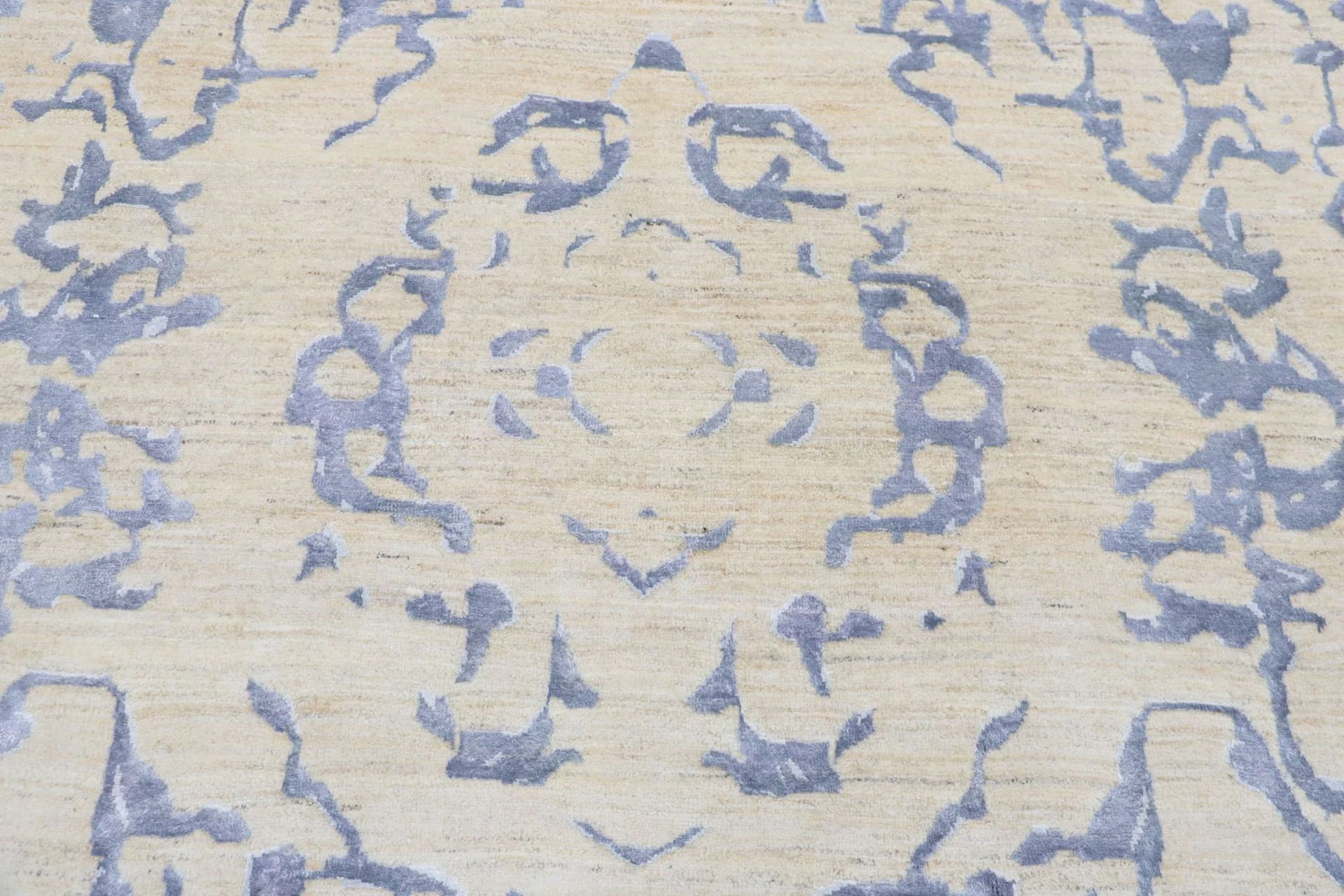 Hand-Knotted Wool Loribaft Indian Rug, 241 × 337 cm