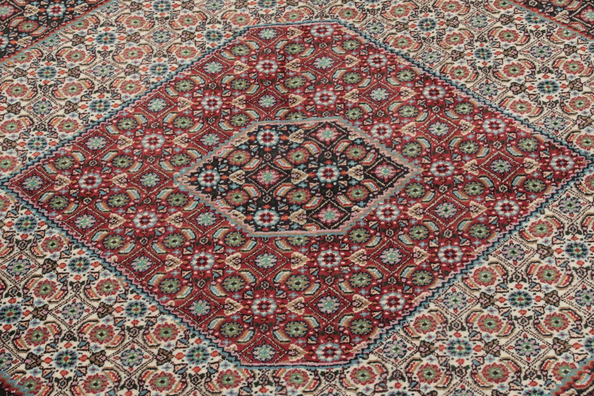 Moud Persian Rug — hand-knotted, 150 × 200 cm, Wool & Silk
