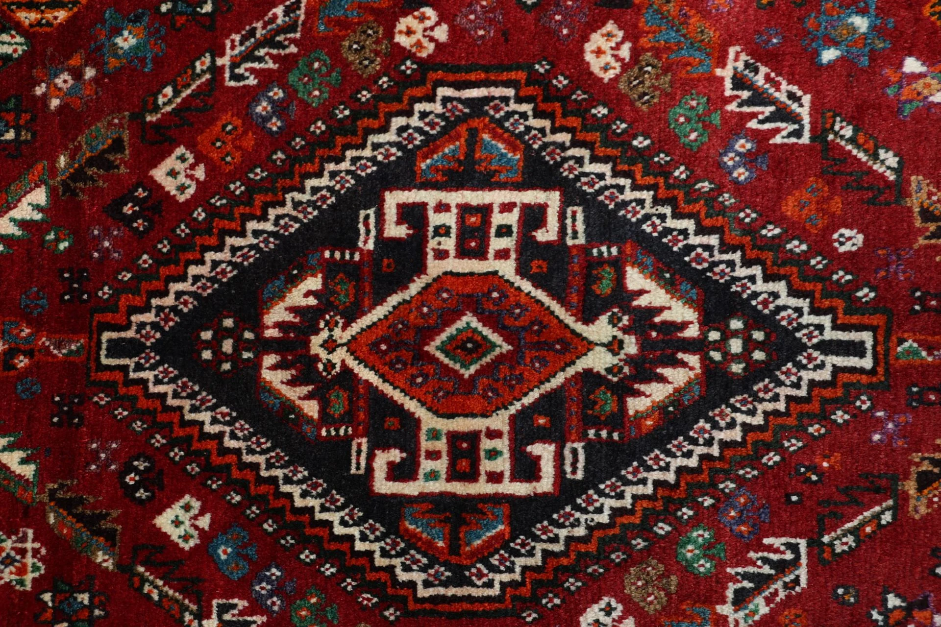 perserteppich-gashghai-175-x-270-cm-schurwolle-handgeknupft-17 Qashqai Persian Rug 175 × 270 cm, Wool, hand-knotted
