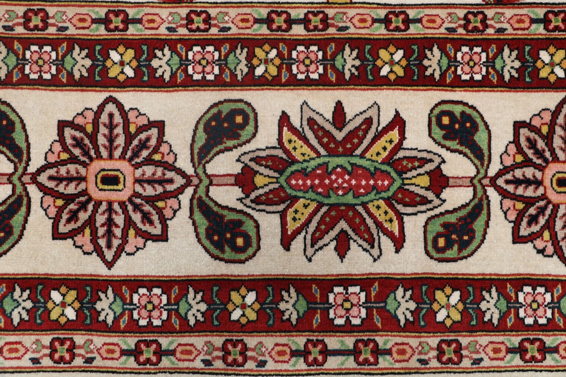 perserteppich-bachtiar-255-x-343-cm-schurwolle-handgeknupft-neu-11 Hand-Knotted Wool Bakhtiari Persian Rug, 255 × 343 cm