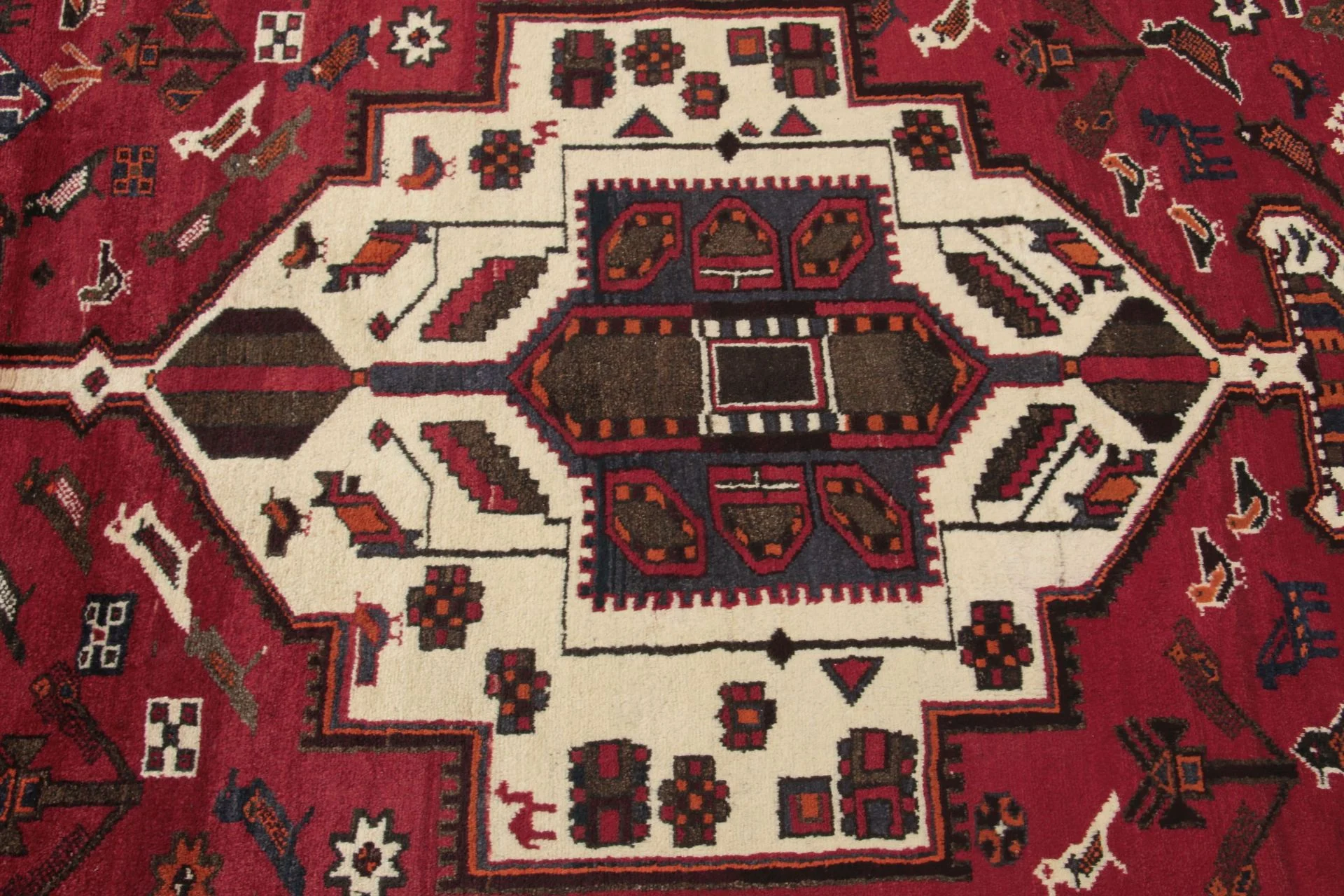 Bakhtiari Persian Rug 170 × 315 cm, Wool, hand-knotted