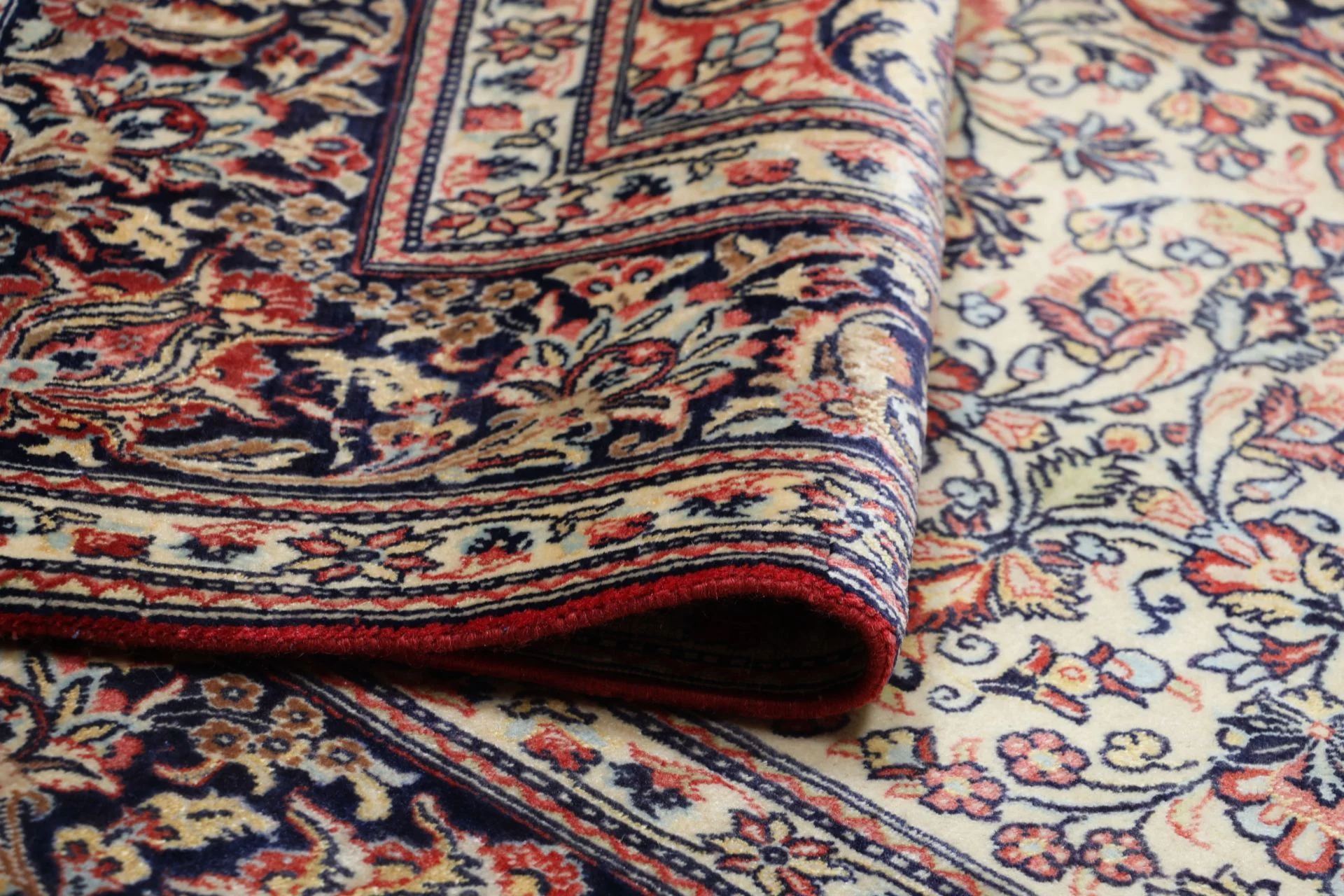 Qom Persian Rug 195 × 305 cm, Wool, hand-knotted