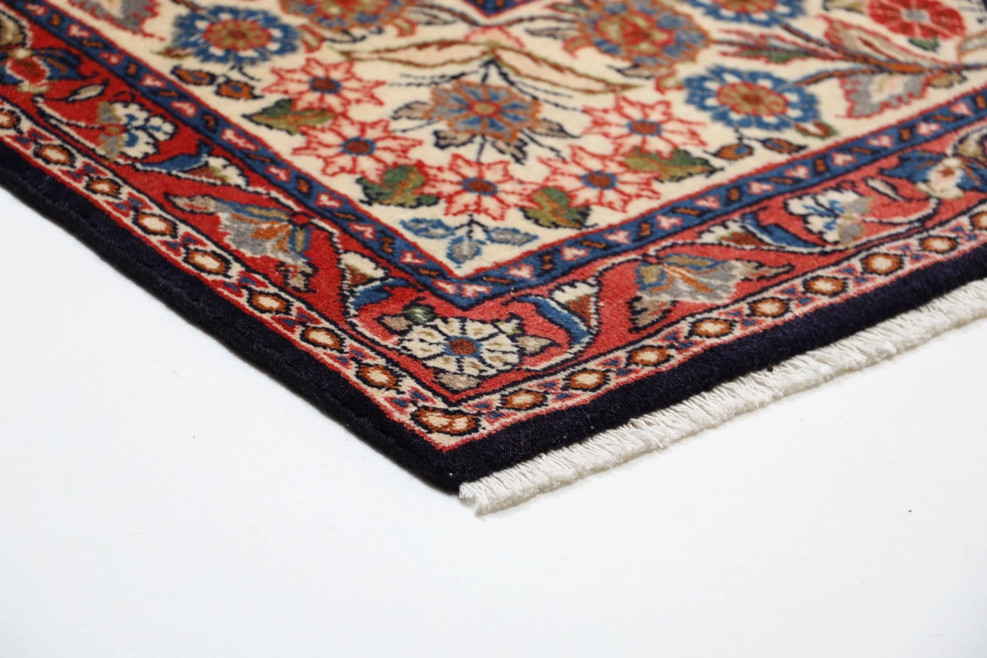 Sarouk Persian Rug — hand-knotted, 240 × 313 cm, Wool