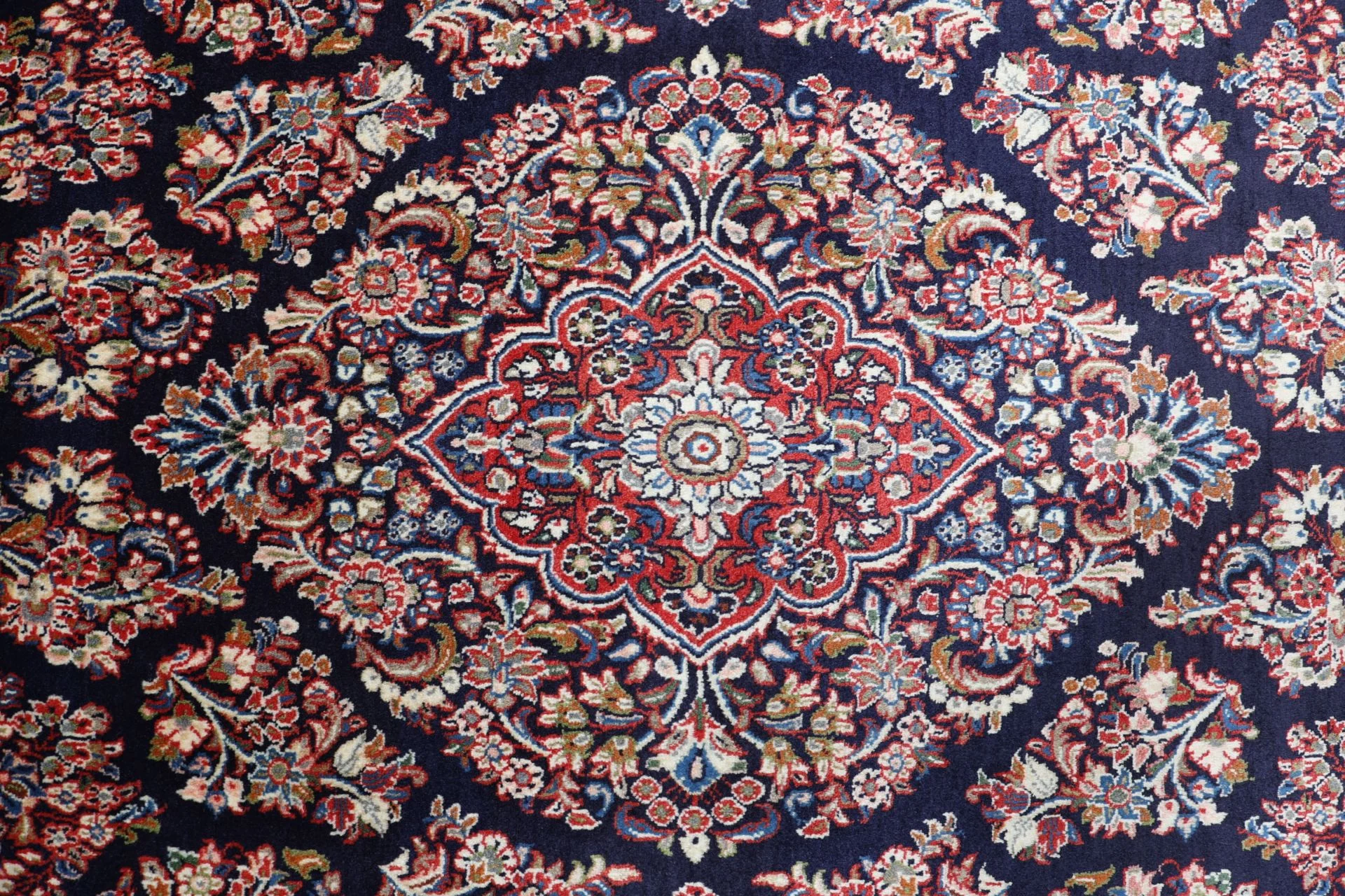 Sarouk Persian Rug — hand-knotted, 240 × 313 cm, Wool