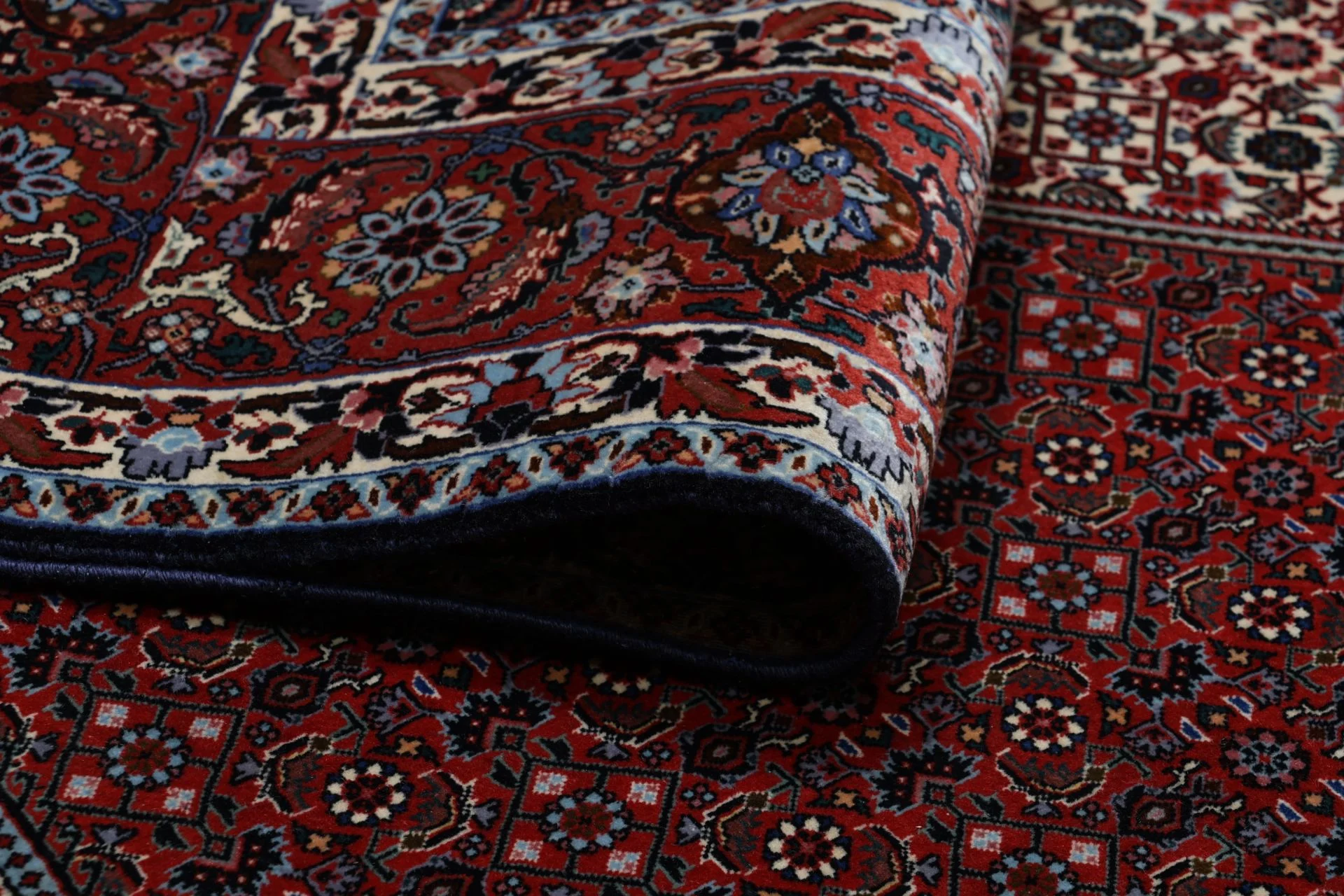 Hand-Knotted Wool Bijar Persian Rug, 250 × 350 cm