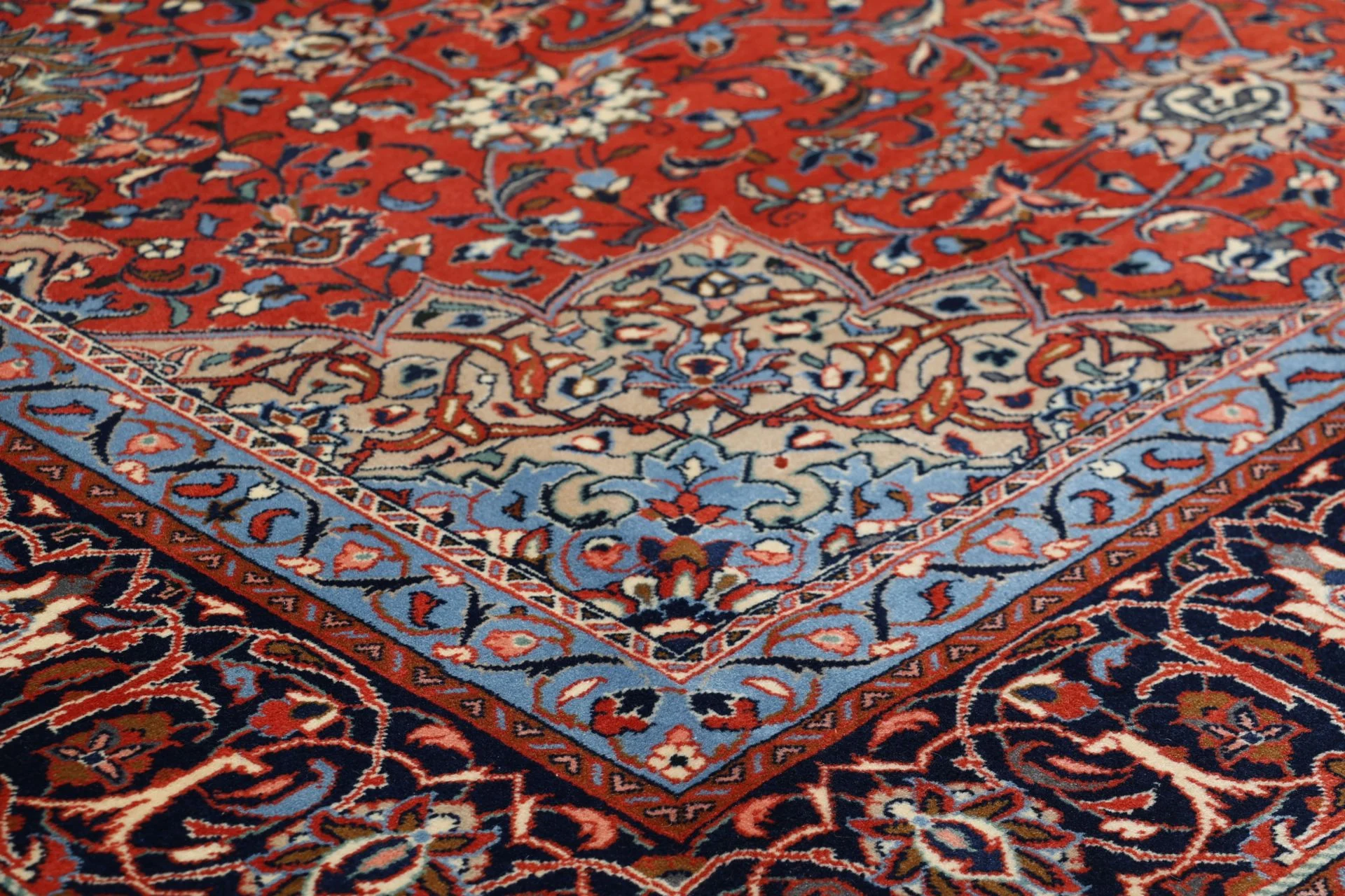 Sarouk Persian Rug — hand-knotted, 260 × 340 cm, Wool