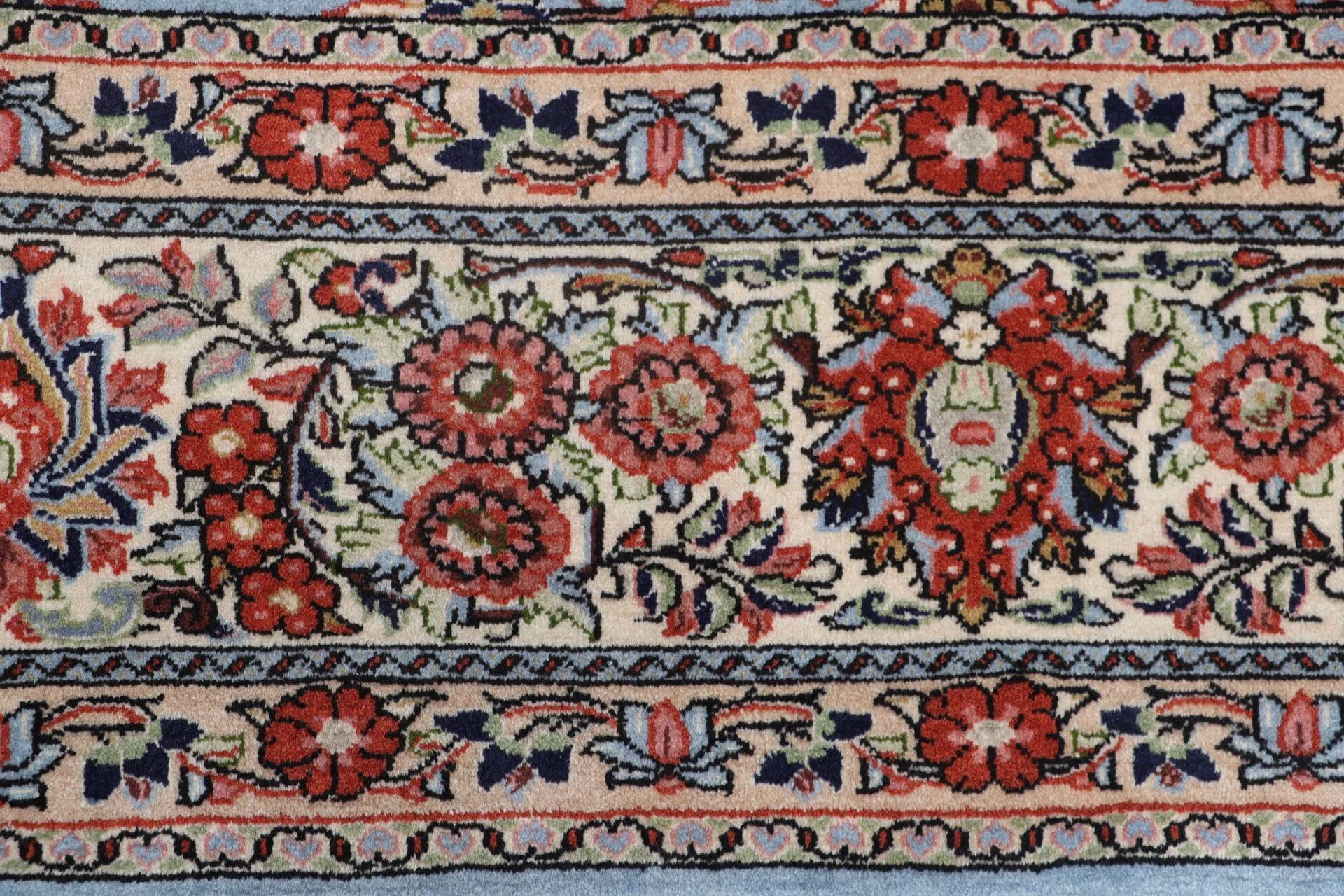 Sarouk Persian Rug 274 × 337 cm, Wool, hand-knotted