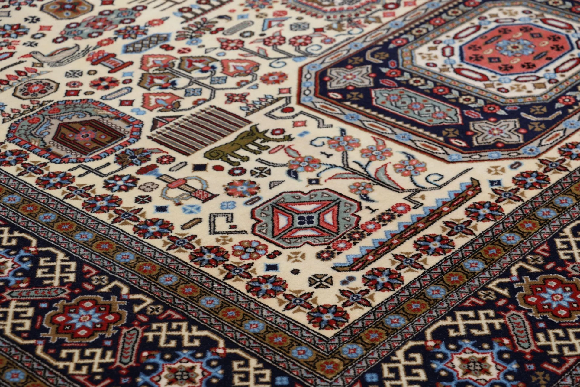 Qom Persian Rug 195 × 295 cm, Wool, hand-knotted