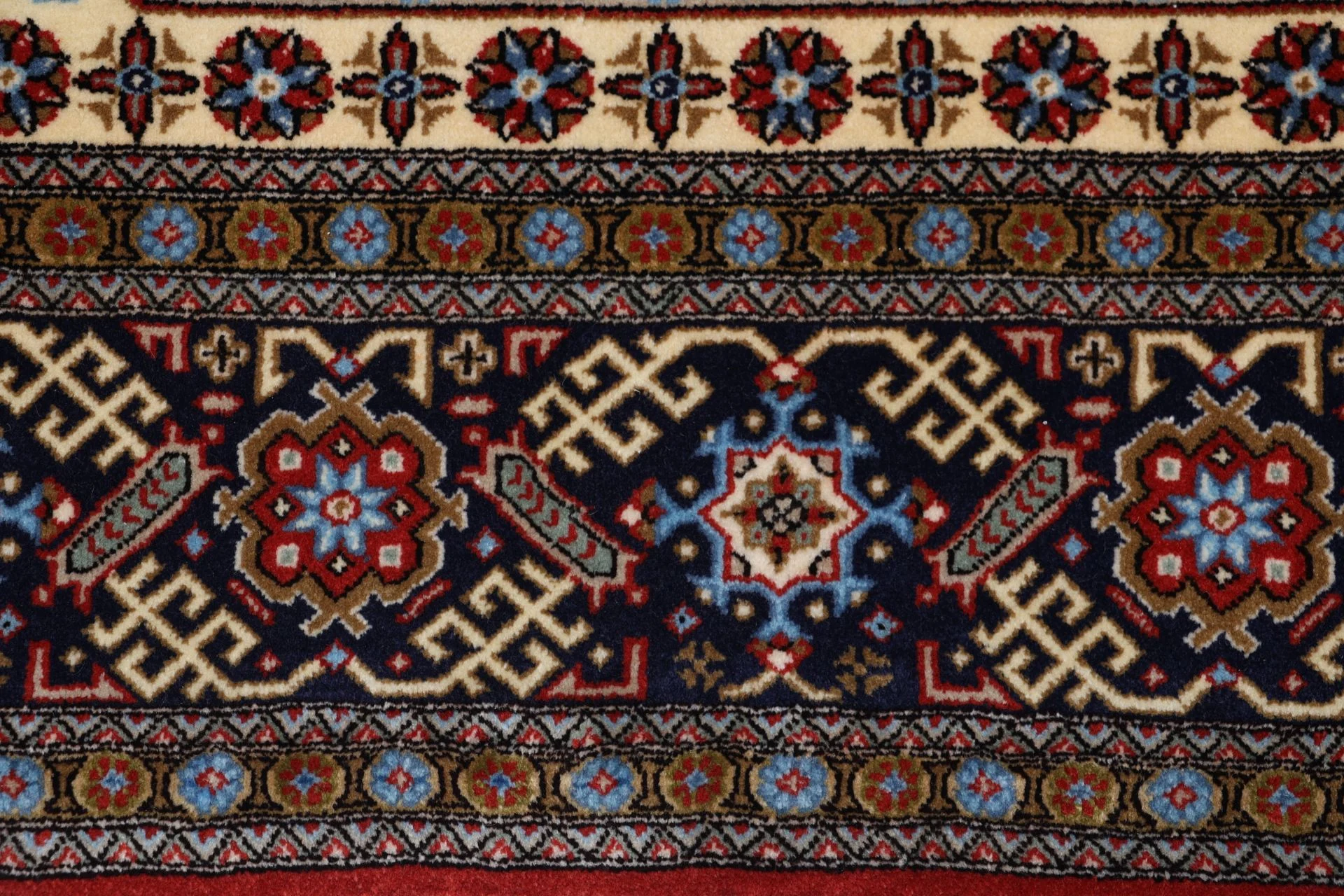 Qom Persian Rug 195 × 295 cm, Wool, hand-knotted