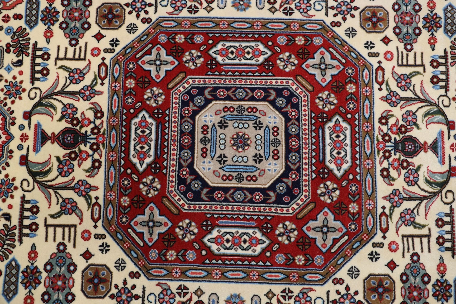 Qom Persian Rug 195 × 295 cm, Wool, hand-knotted