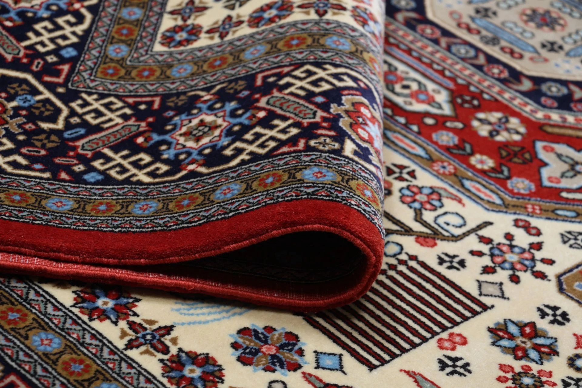 Qom Persian Rug 195 × 295 cm, Wool, hand-knotted