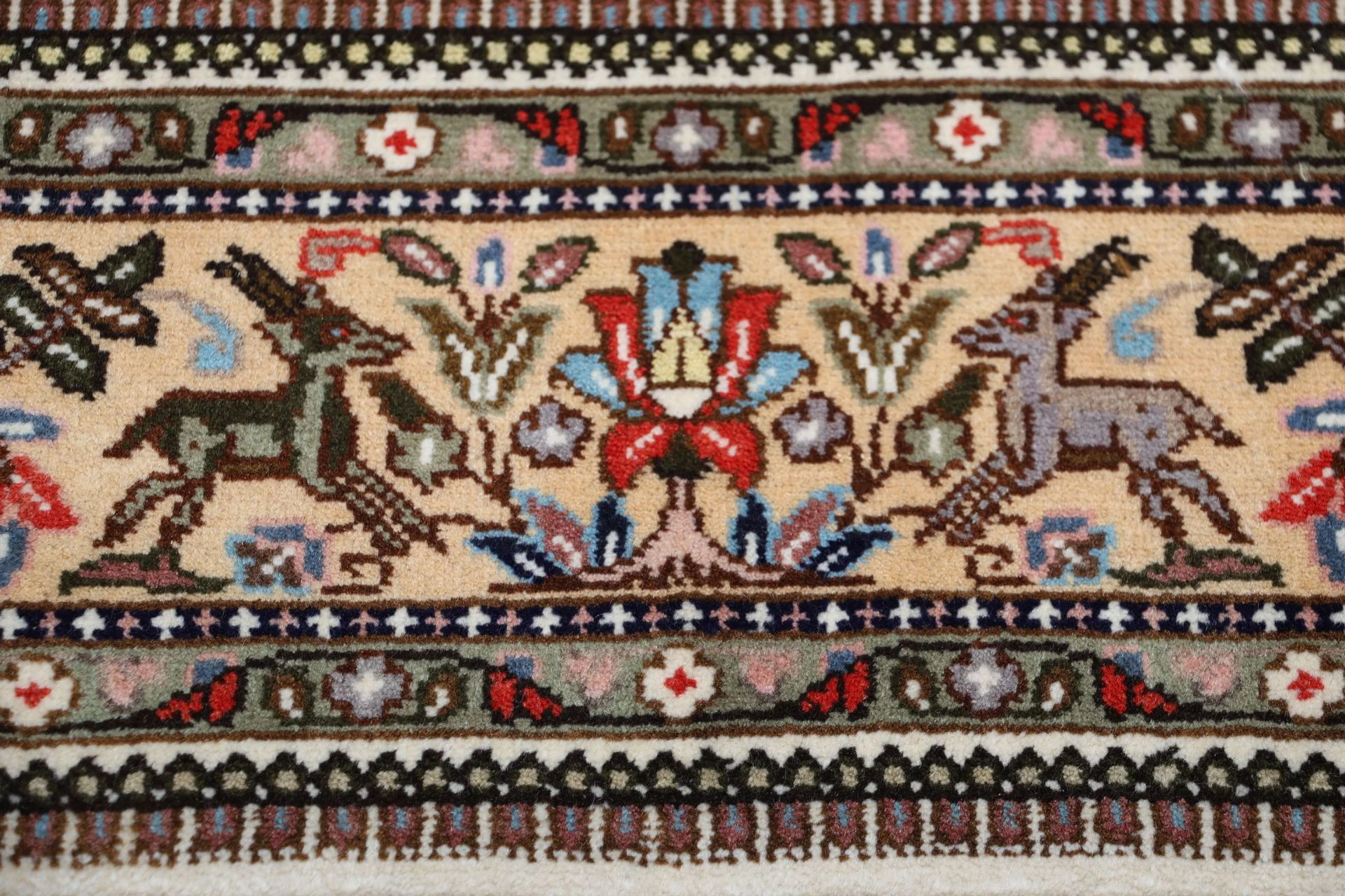 perserteppich-tabriz-205-x-205-cm-schurwolle-handgeknupft-6 Tabriz Persian Rug — hand-knotted, 205 × 205 cm, Wool